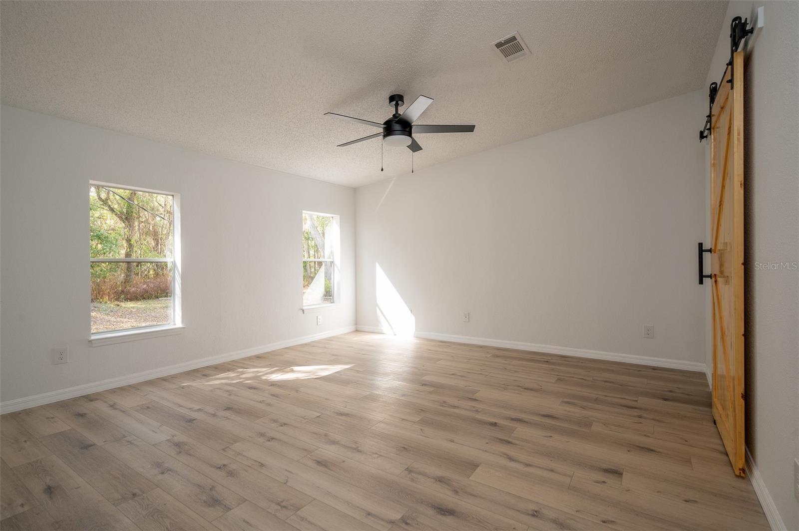 Image 14 of 31 For 14327 136th Place