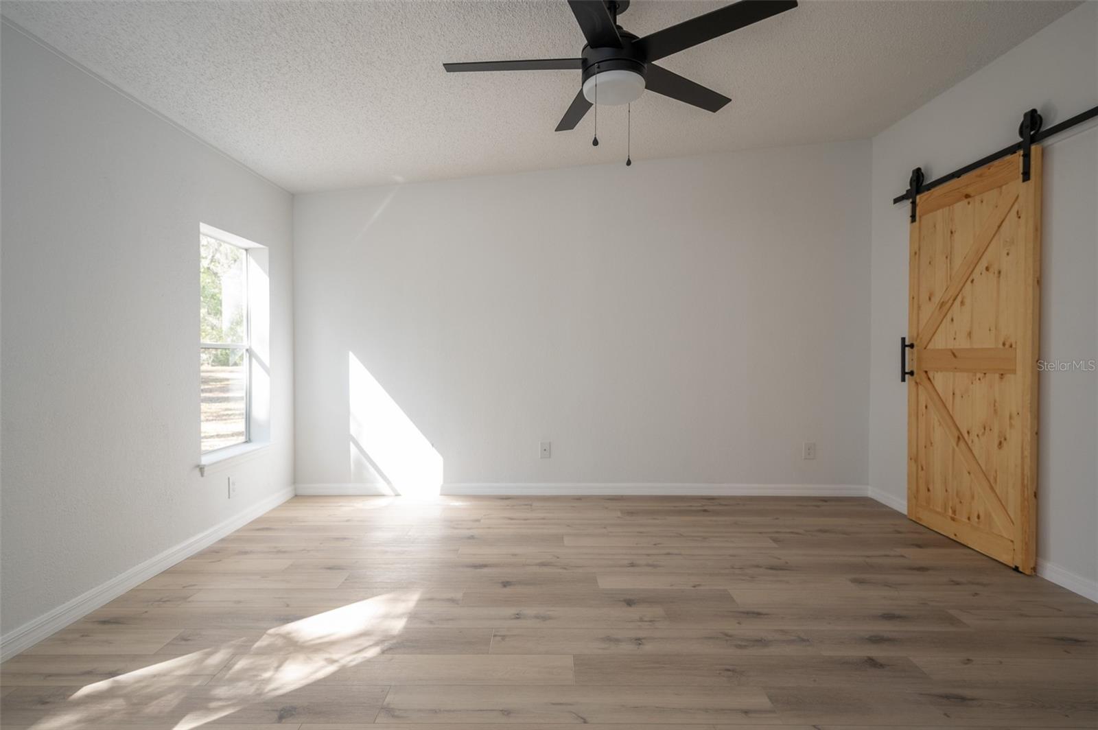 Image 15 of 31 For 14327 136th Place