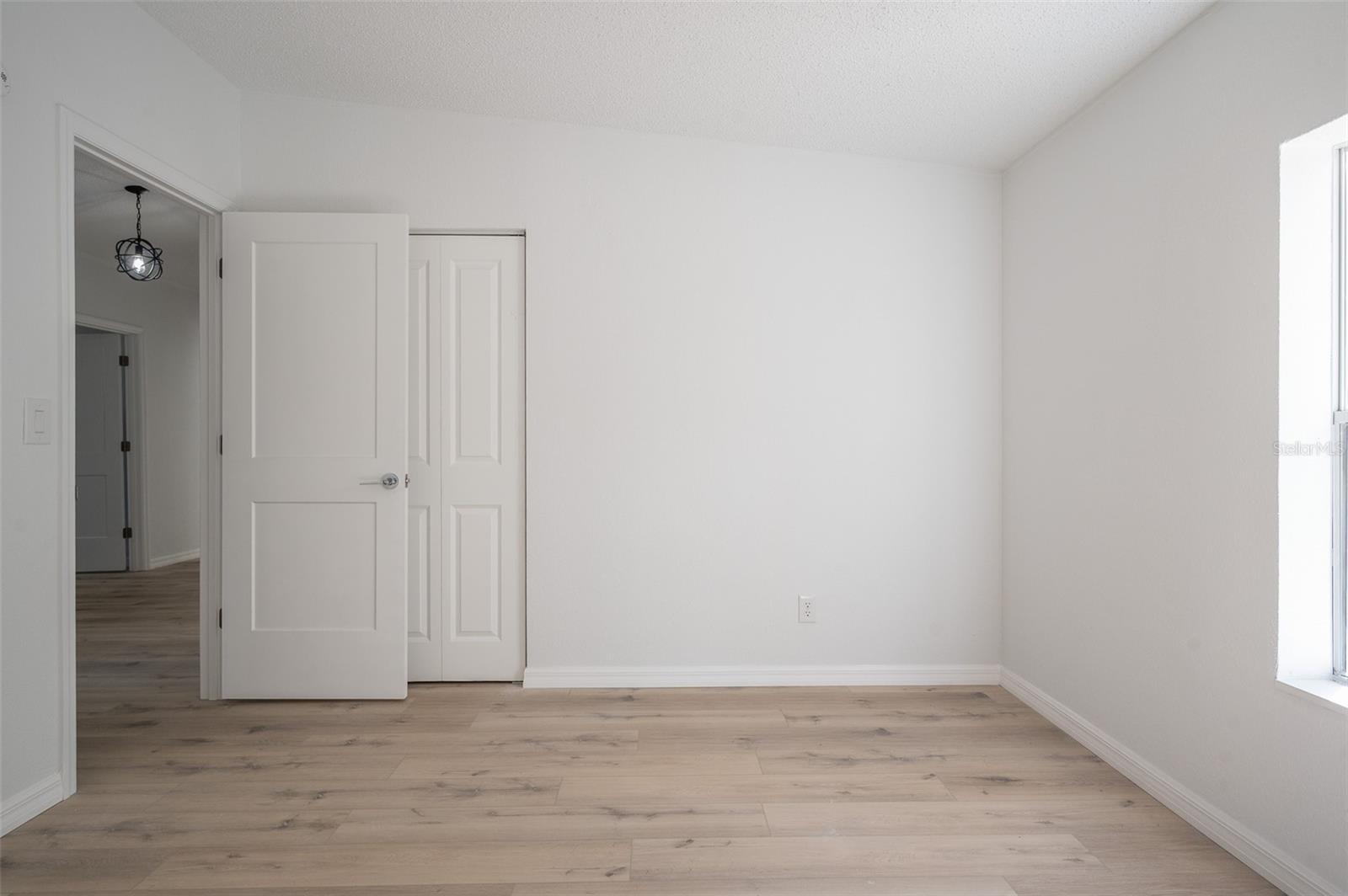 Image 20 of 31 For 14327 136th Place