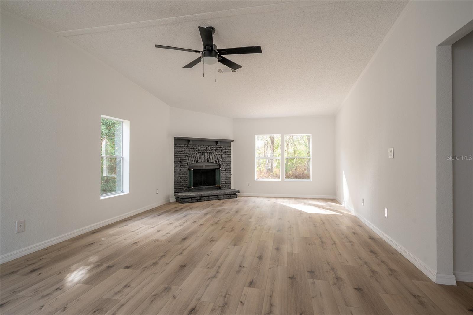 Image 27 of 31 For 14327 136th Place