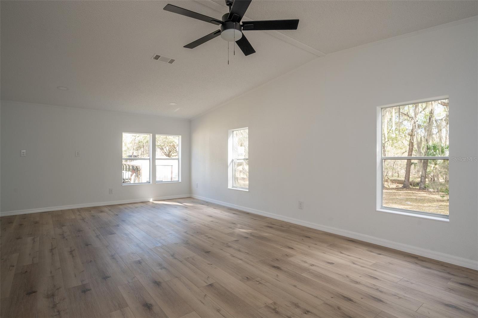 Image 28 of 31 For 14327 136th Place