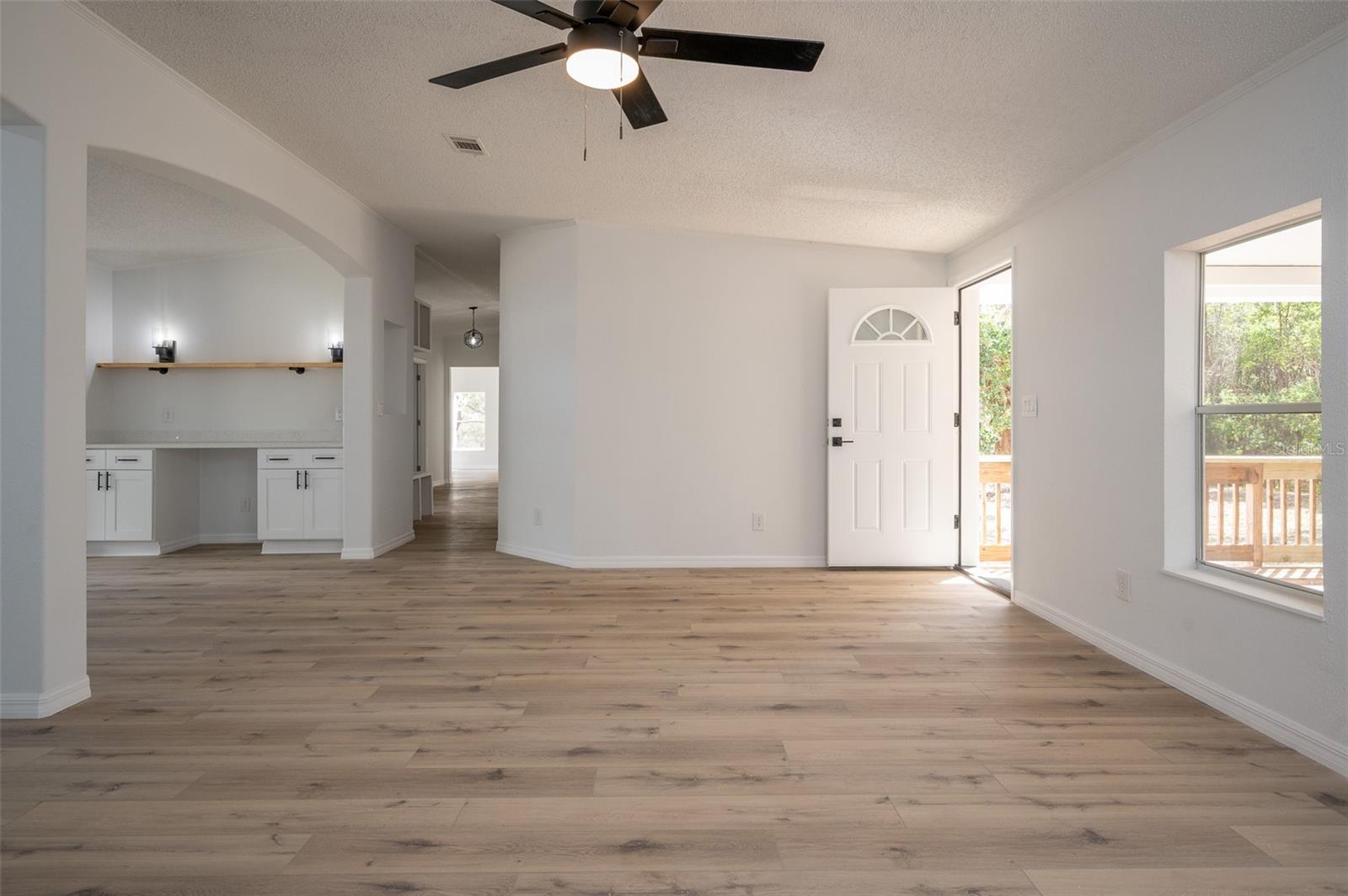 Image 6 of 31 For 14327 136th Place