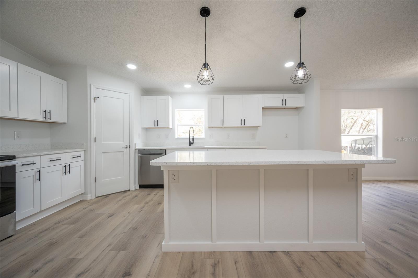 Image 9 of 31 For 14327 136th Place