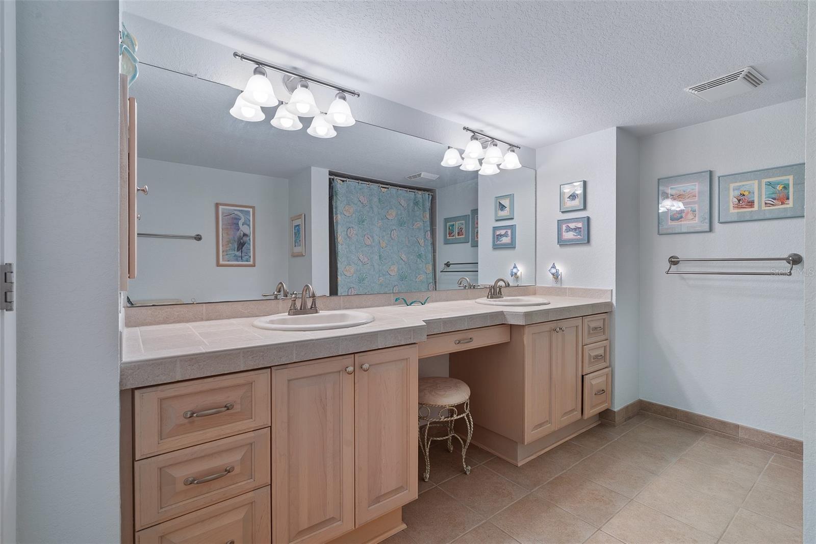 Image 18 of 51 For 305 Atlantic Avenue 102