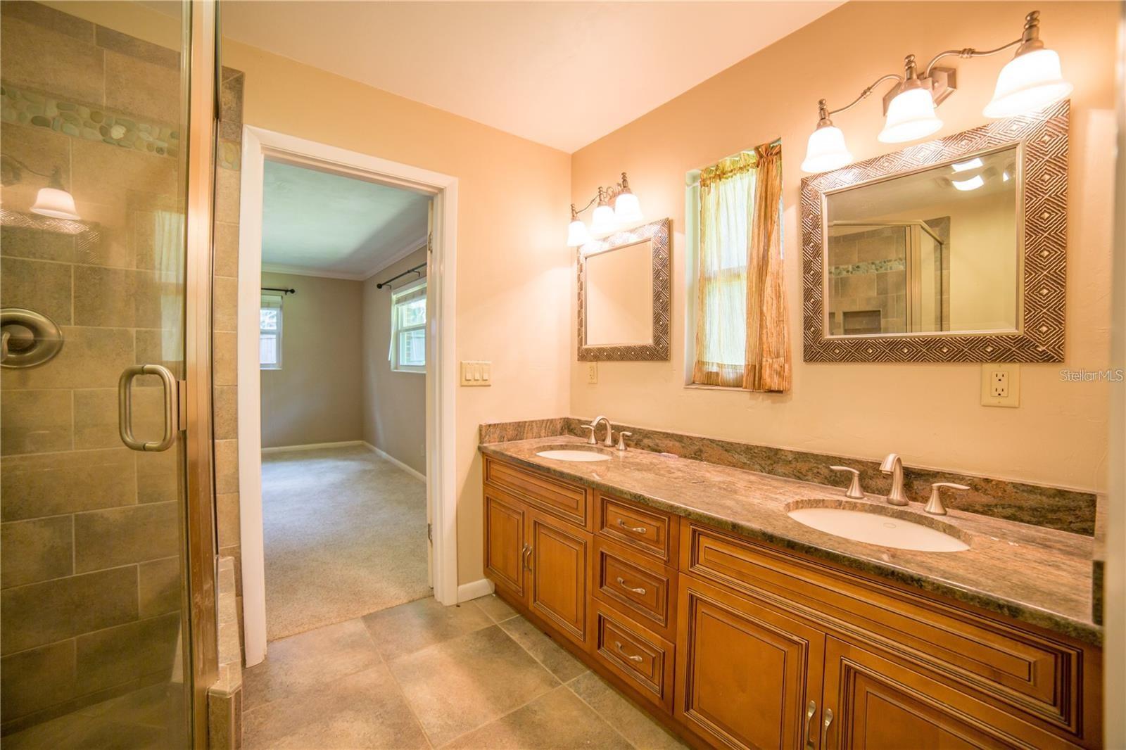 Image 10 of 22 For 1009 39th Drive