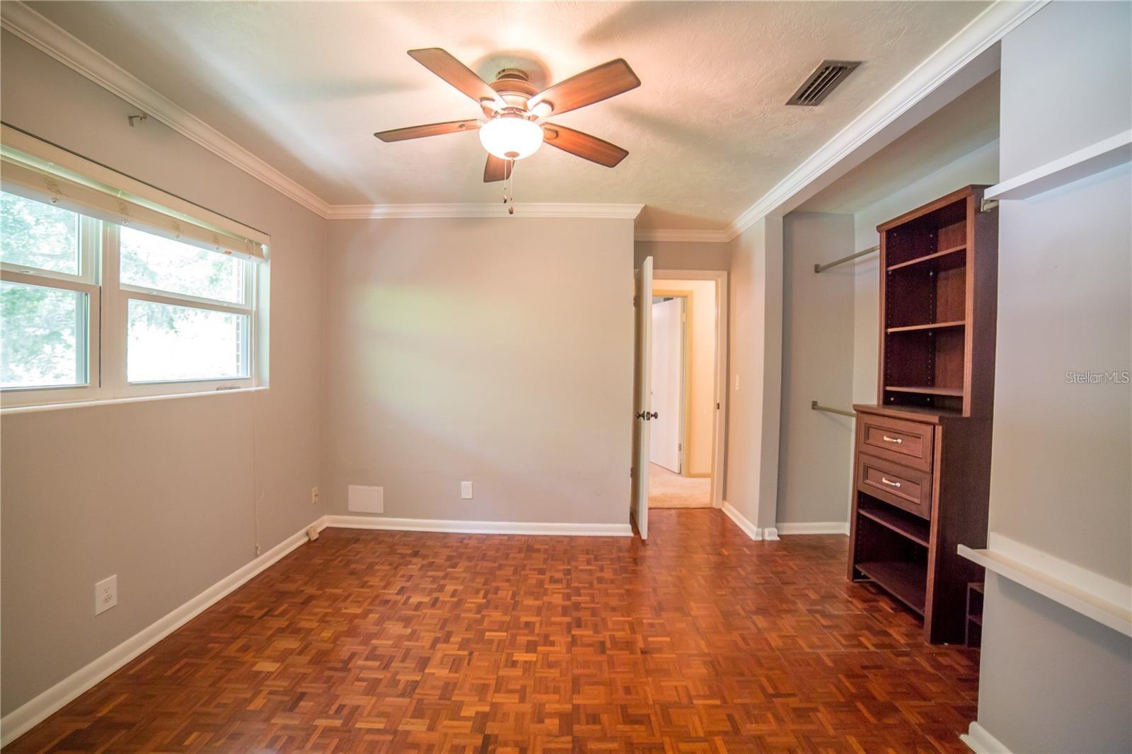 Image 17 of 22 For 1009 39th Drive