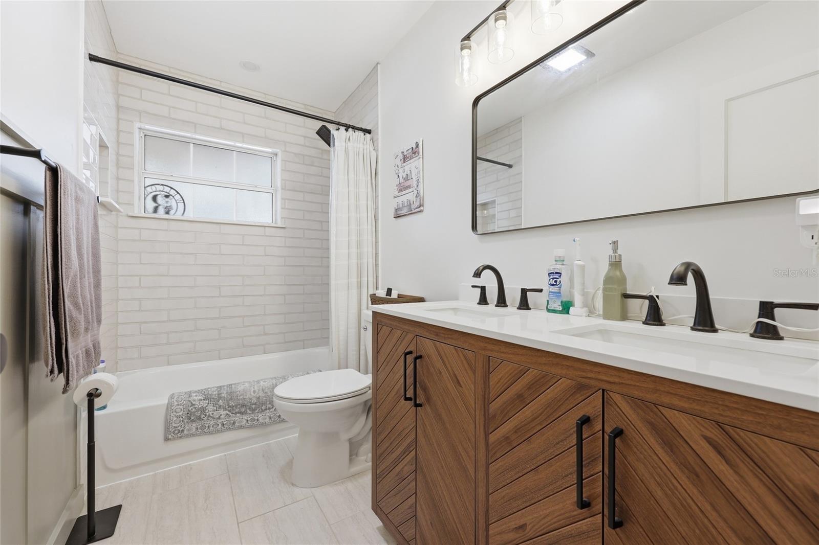 Image 19 of 23 For 812 36th Terrace