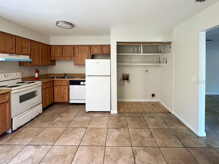 Image 5 of 15 For 5925 10th Lane A