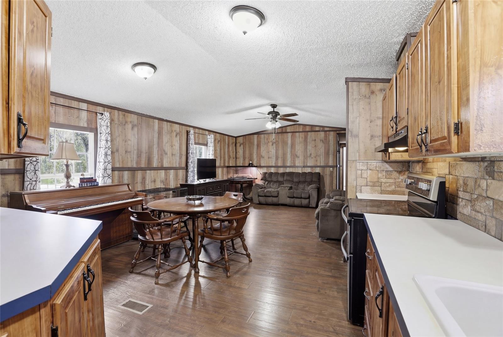 Image 22 of 49 For 167 212th Avenue