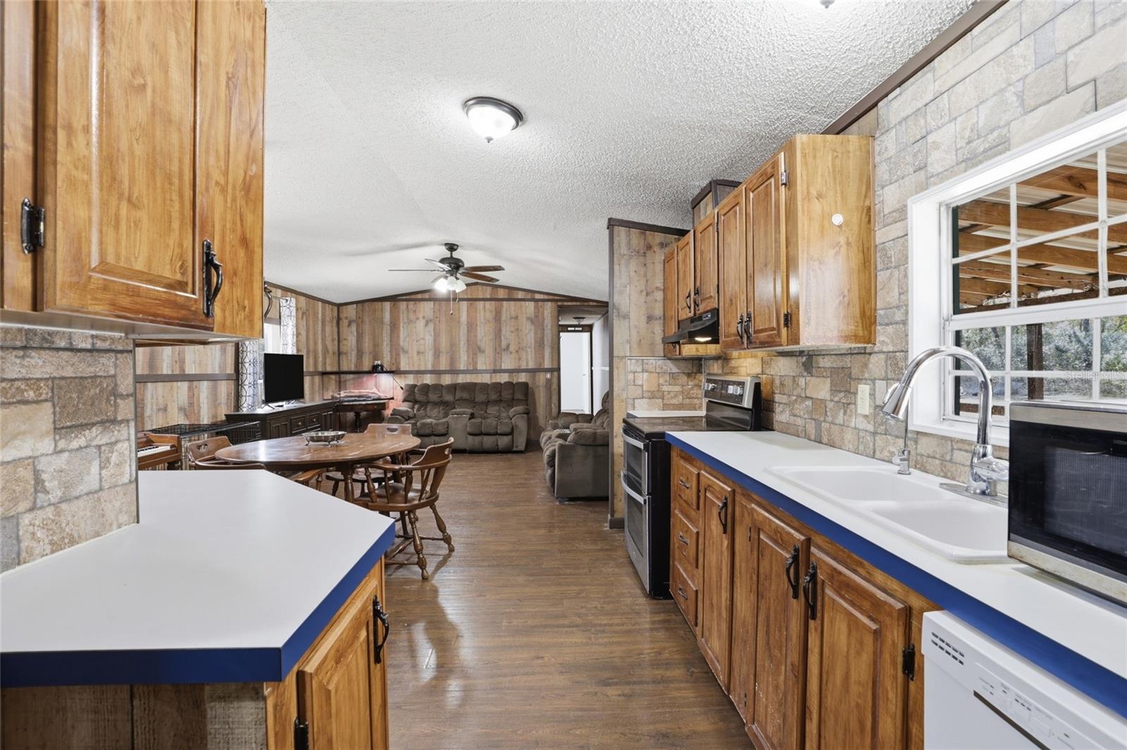 Image 25 of 49 For 167 212th Avenue