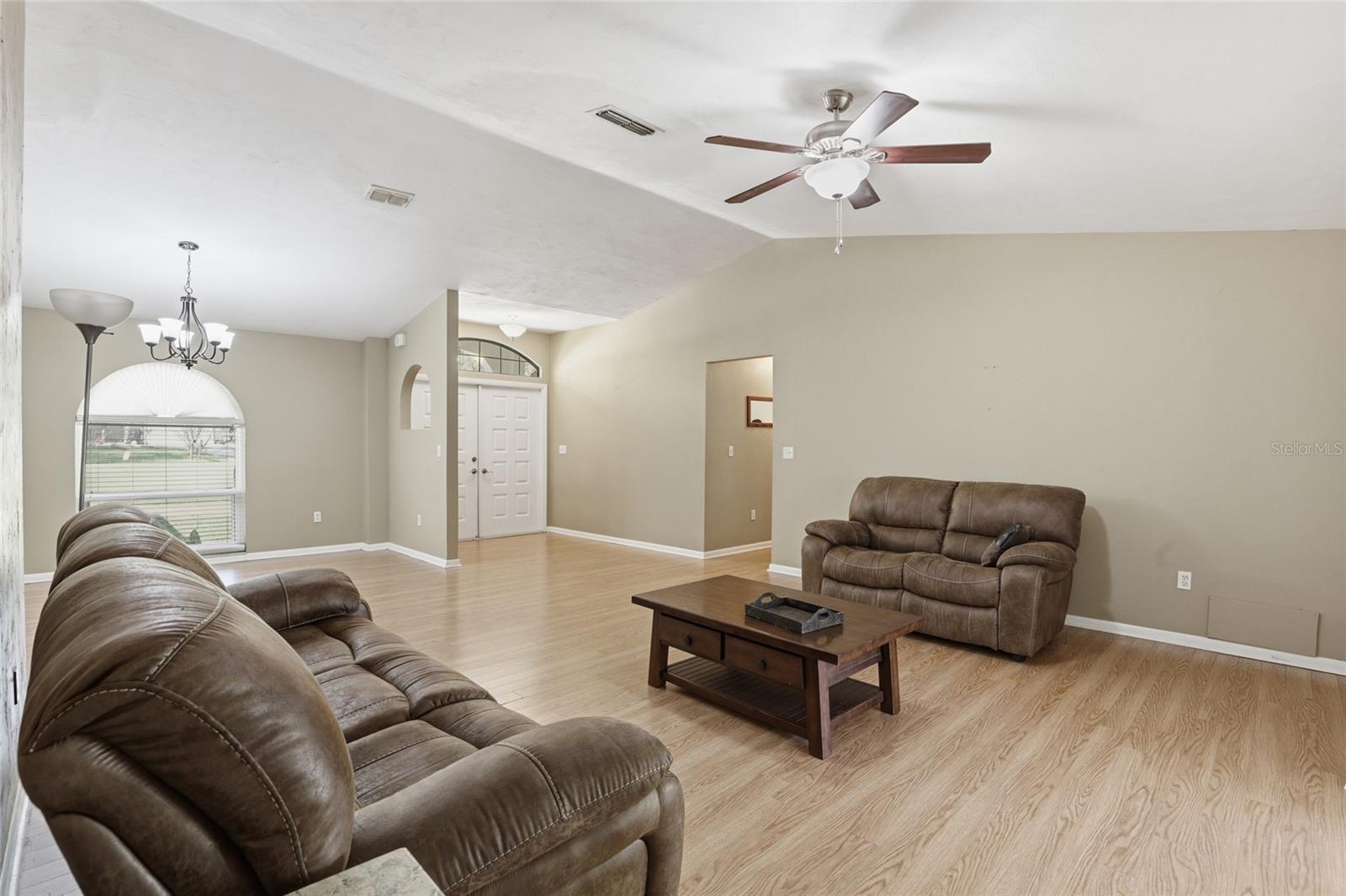 Image 18 of 52 For 611 10th Boulevard