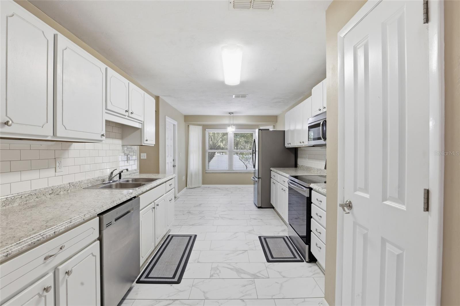 Image 20 of 52 For 611 10th Boulevard