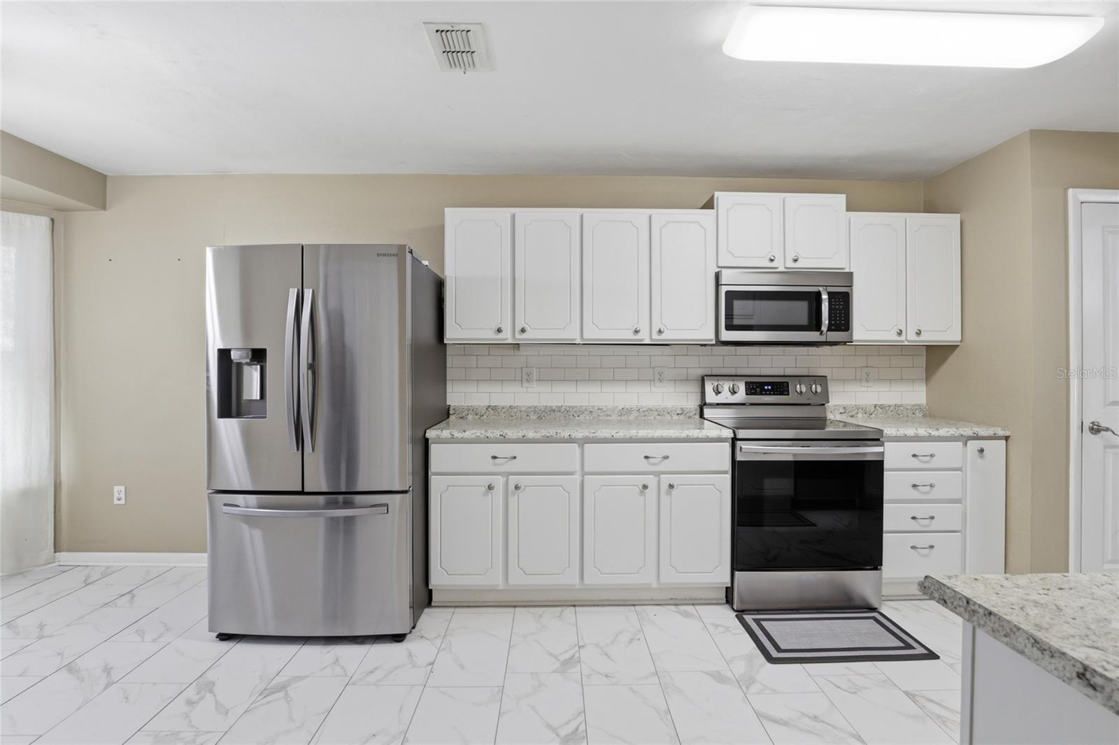 Image 21 of 52 For 611 10th Boulevard