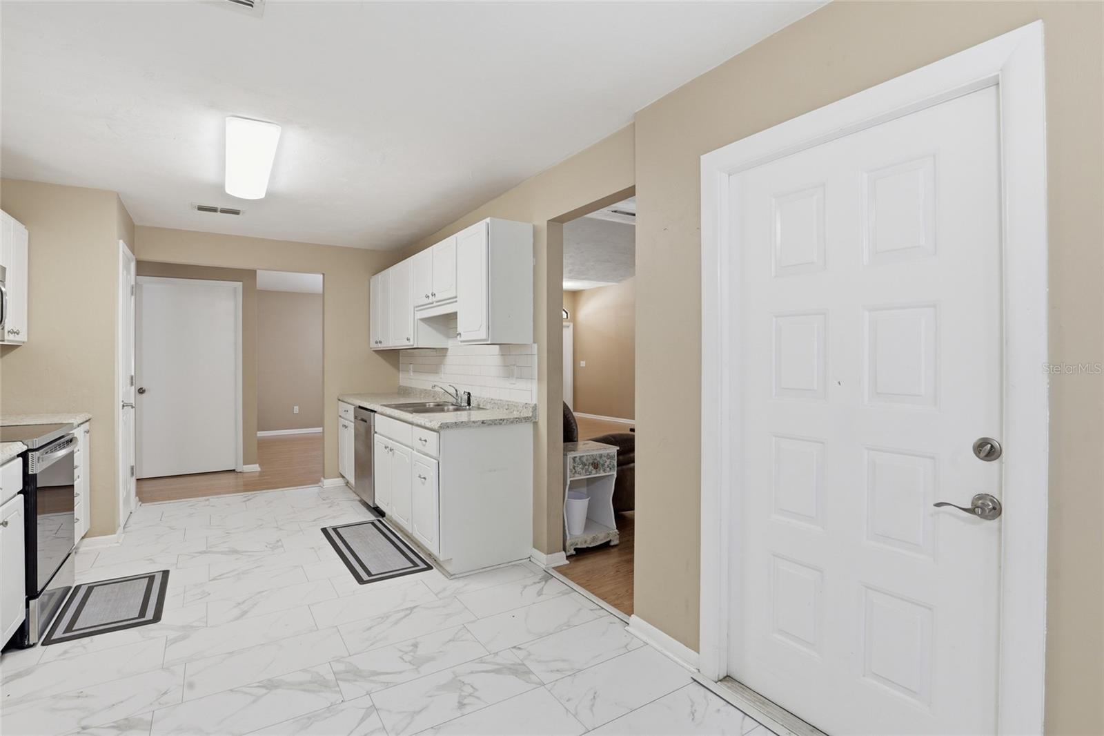 Image 24 of 52 For 611 10th Boulevard