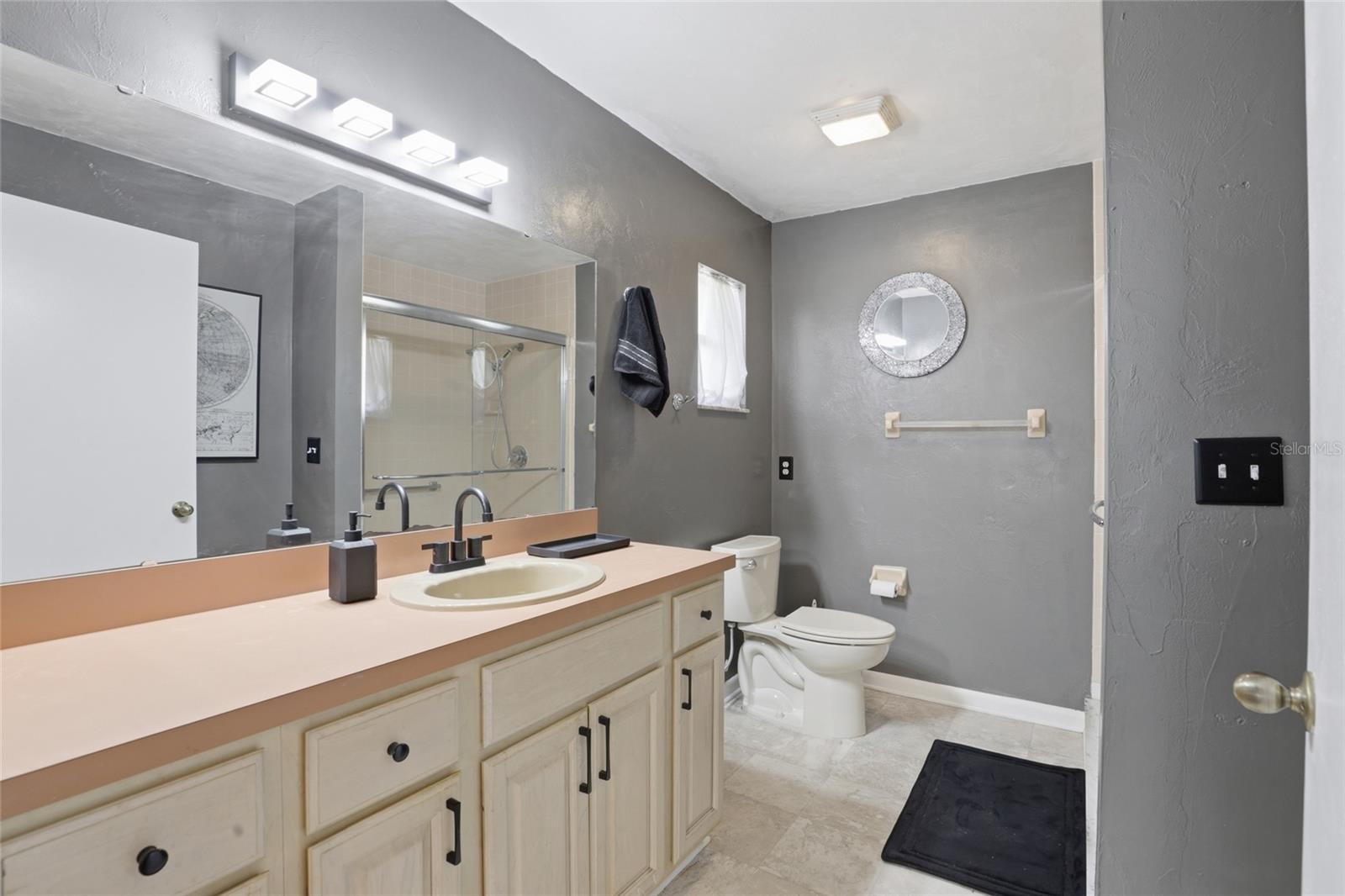 Image 28 of 52 For 611 10th Boulevard