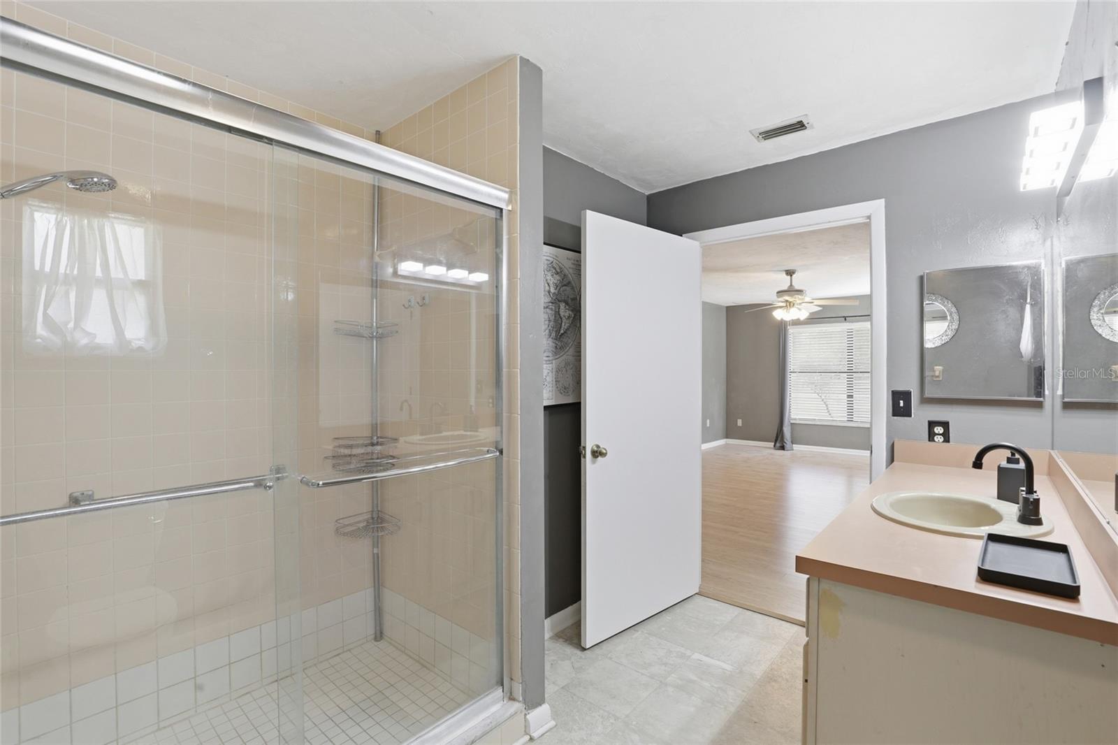 Image 29 of 52 For 611 10th Boulevard