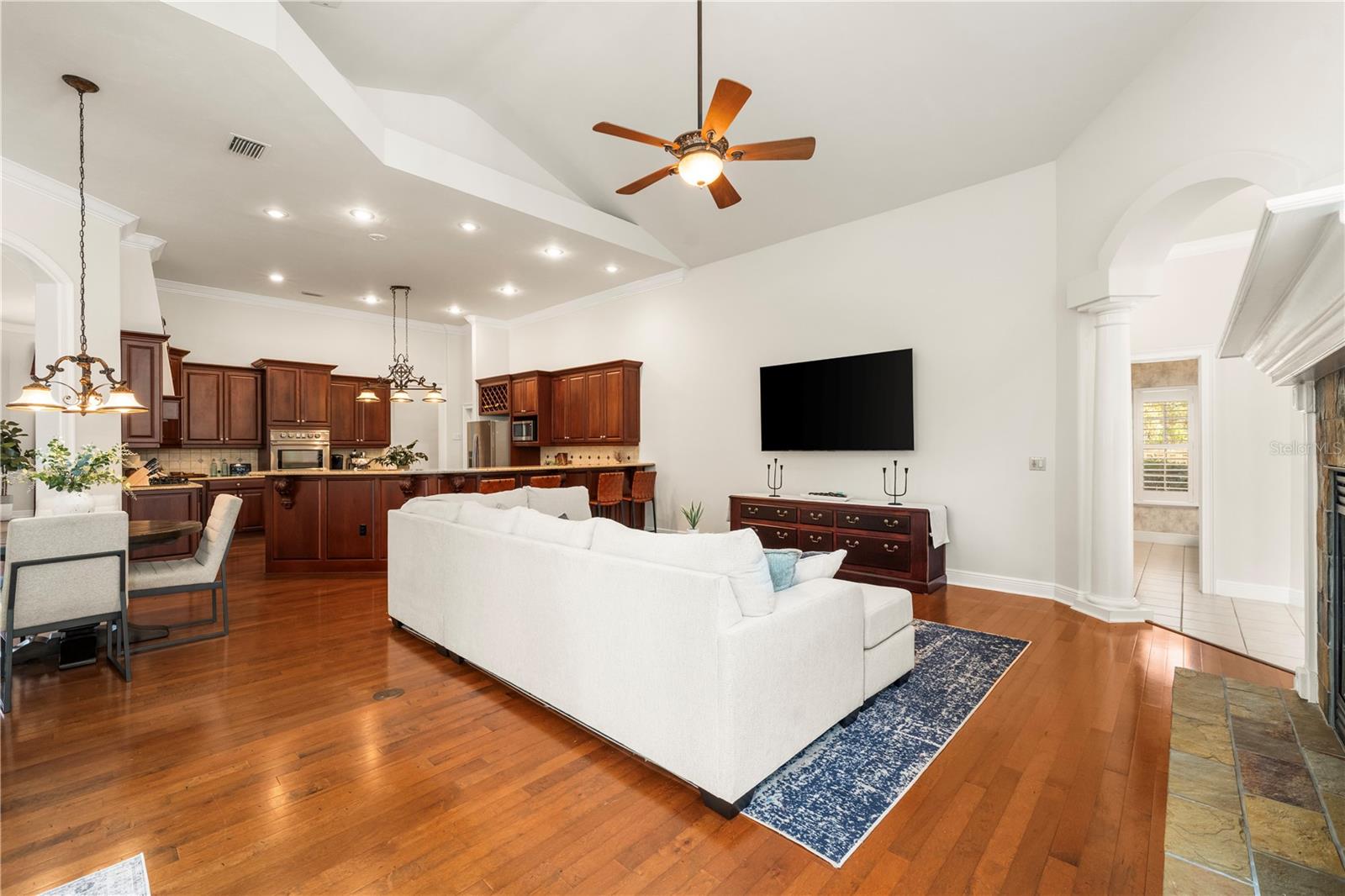 Listing photo id 23 for 14004 21st Lane