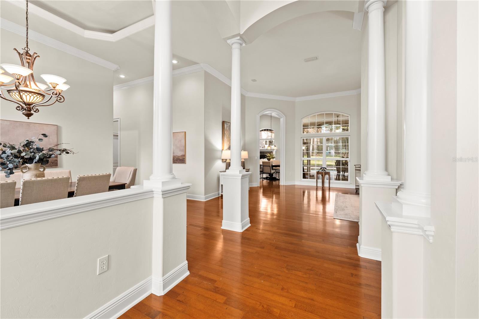 Listing photo id 2 for 14004 21st Lane