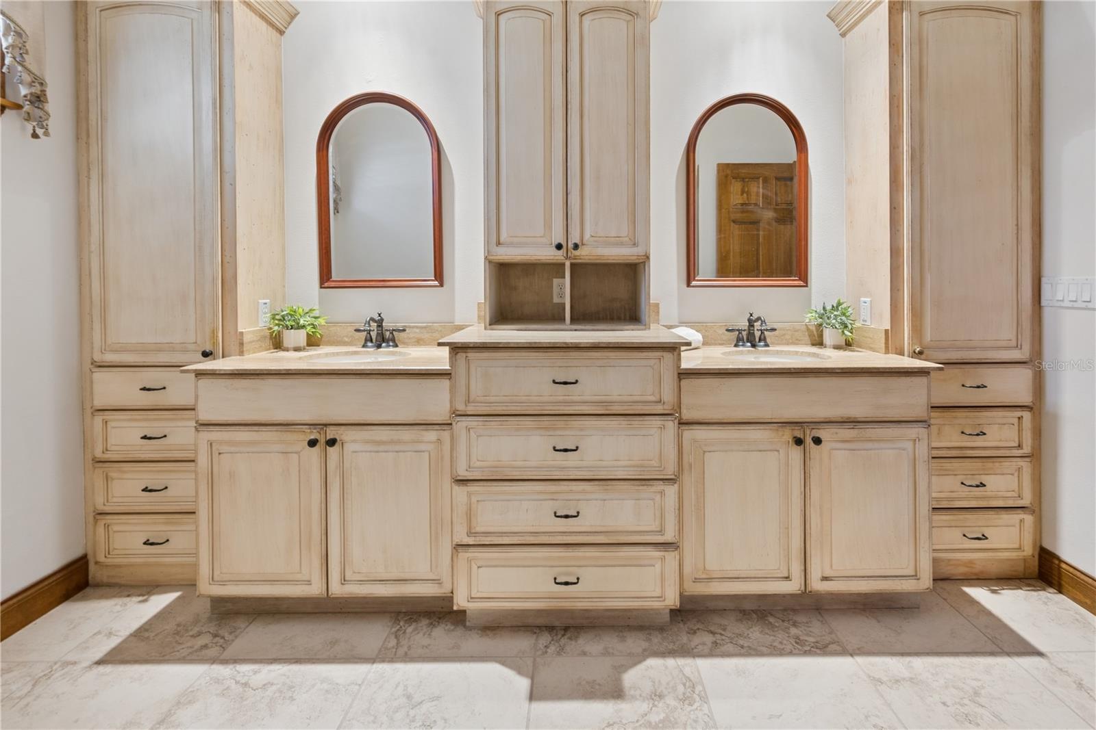 Image 40 of 77 For 5795 43rd Place