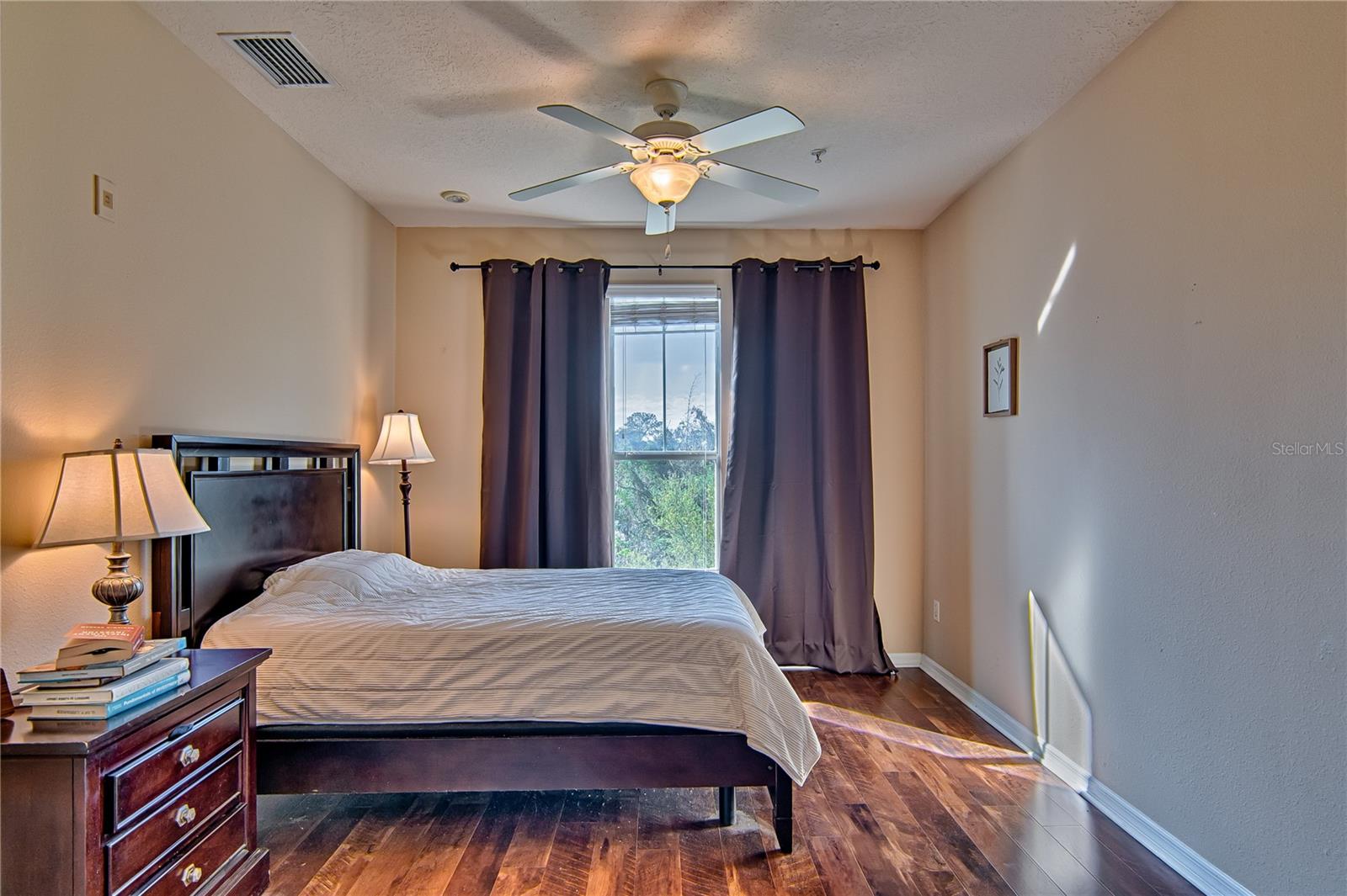 Image 13 of 21 For 1185 9th Road 402