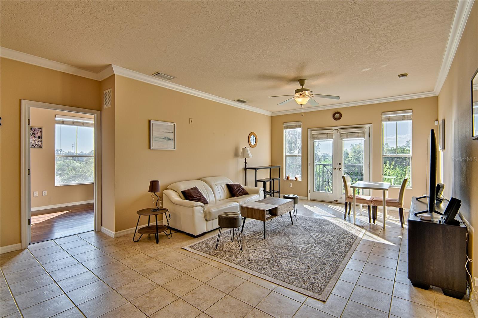 Image 9 of 21 For 1185 9th Road 402