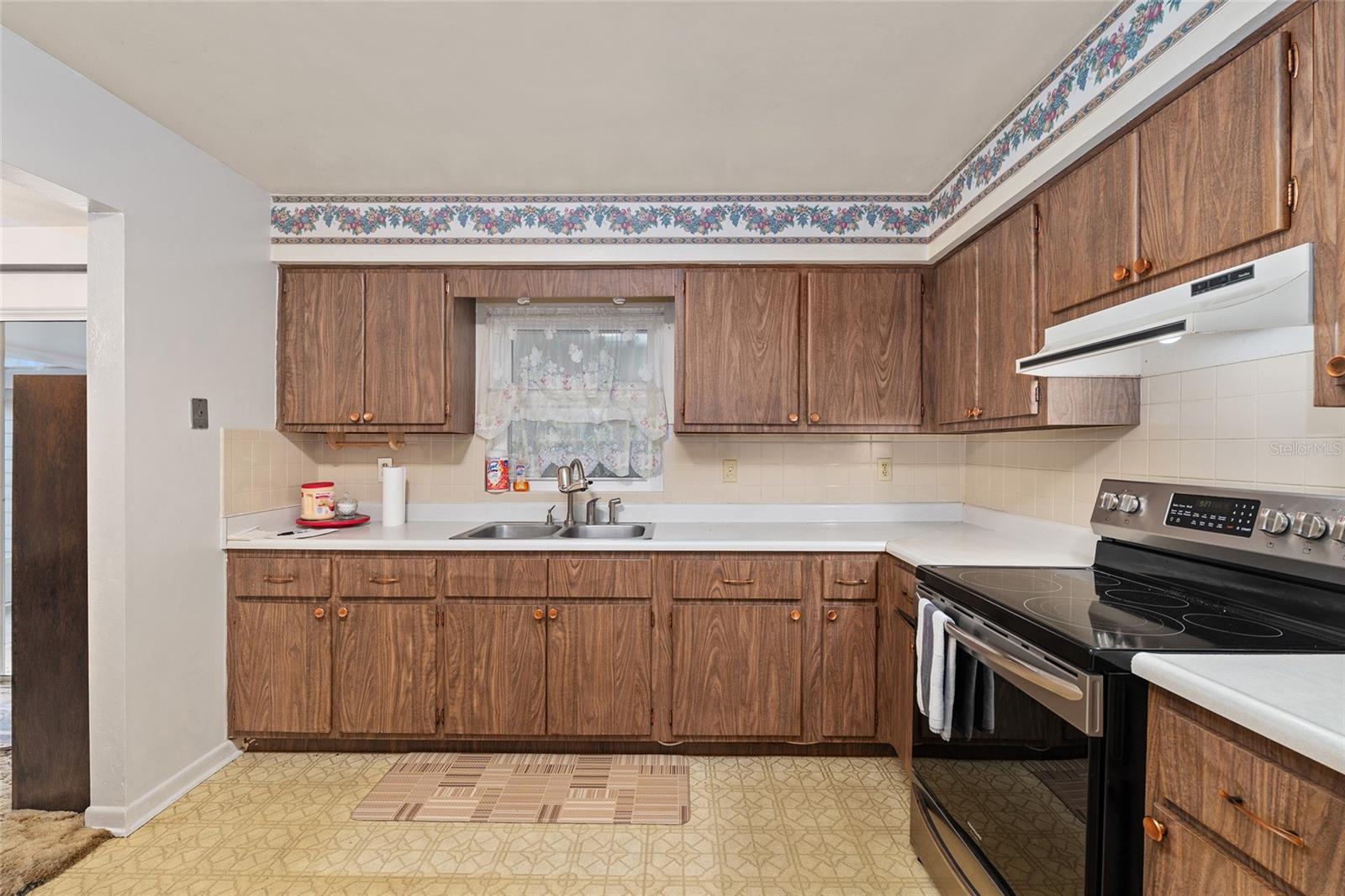 Image 31 of 52 For 1931 39th Place