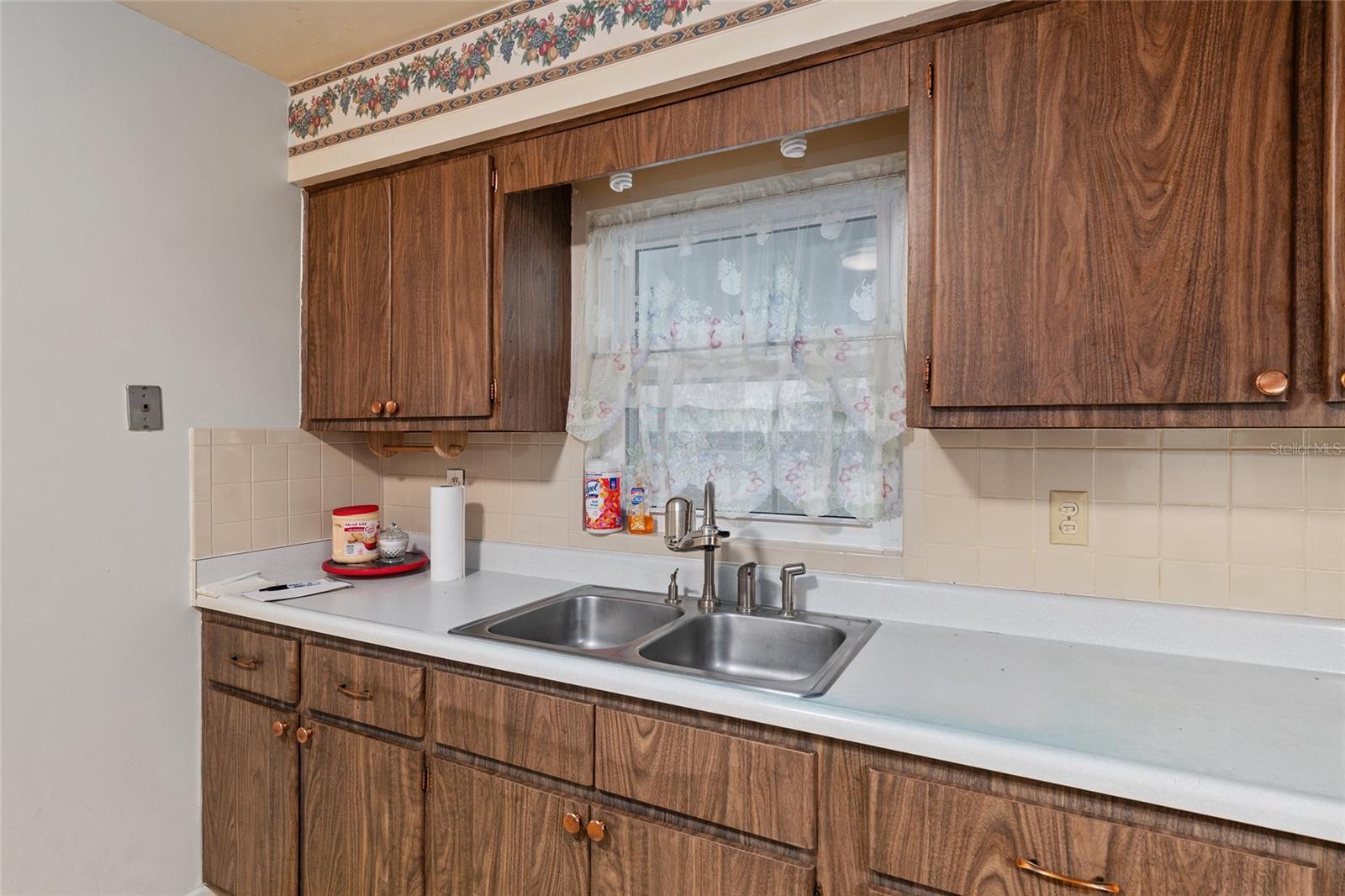 Image 32 of 52 For 1931 39th Place