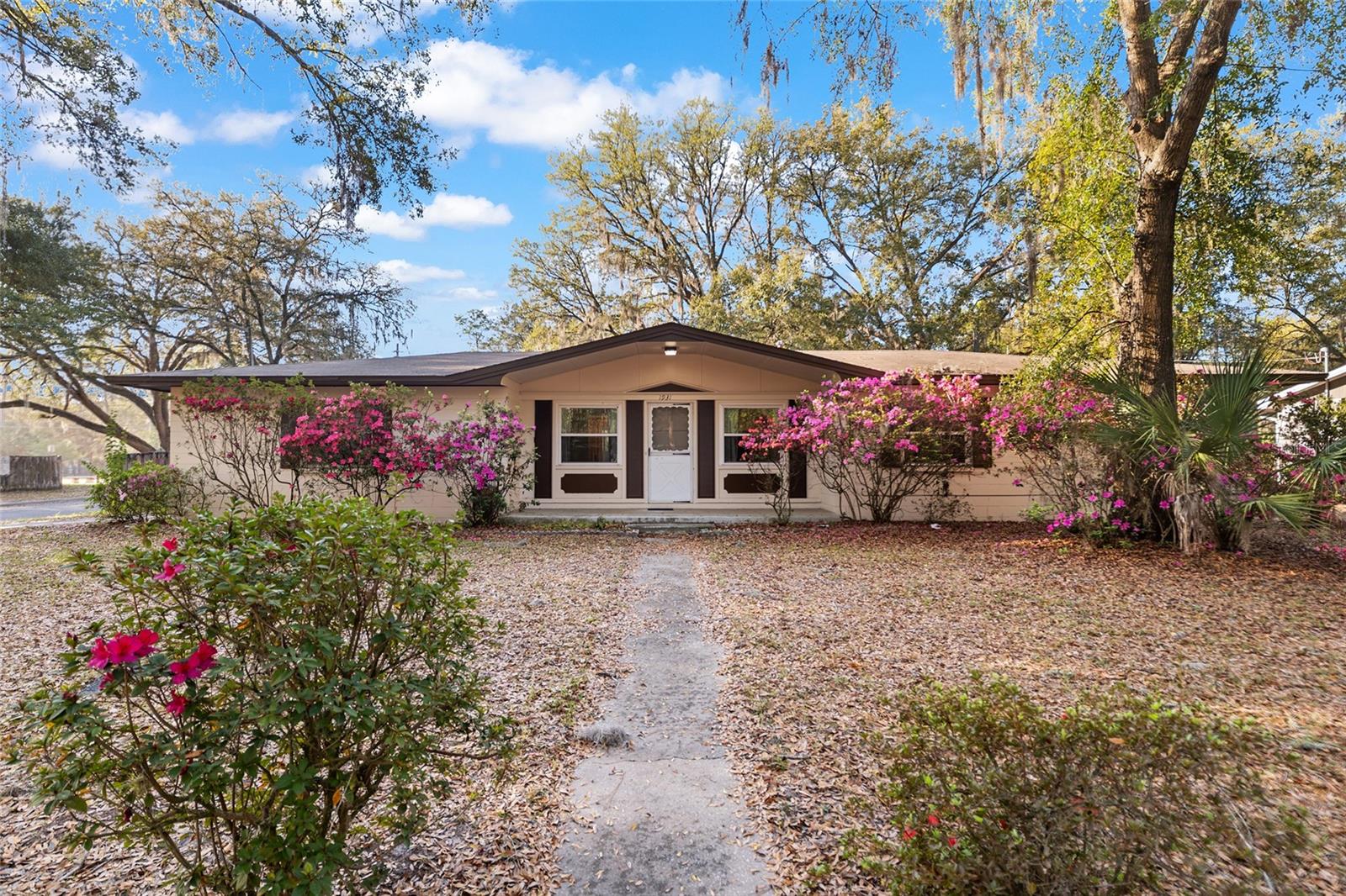 Image 4 of 52 For 1931 39th Place