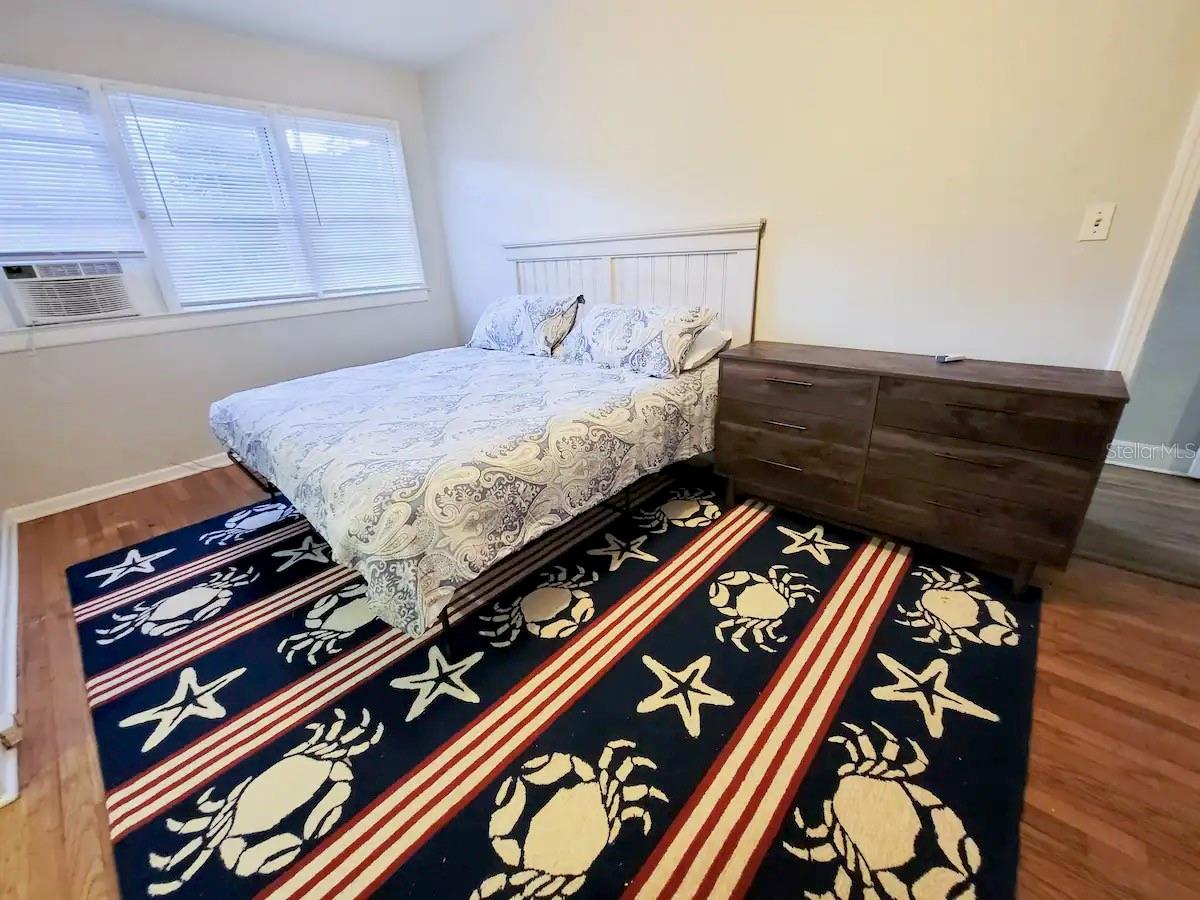 Image 15 of 36 For 949 13th Street