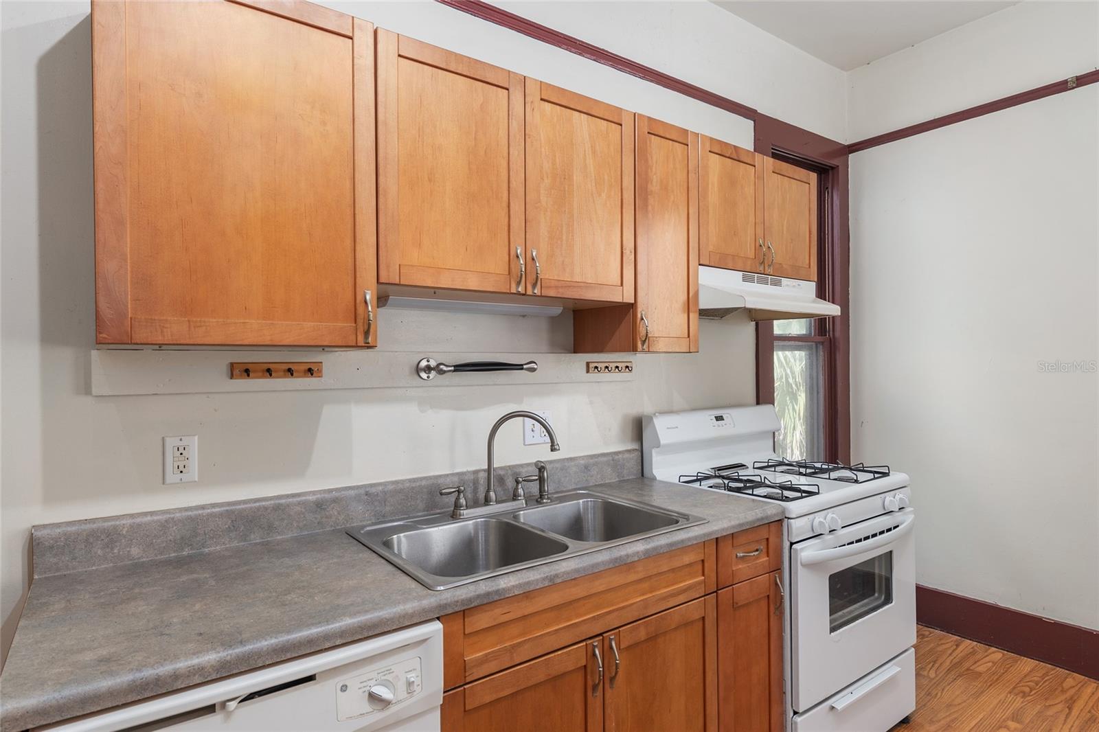 Image 25 of 88 For 306 3rd Street