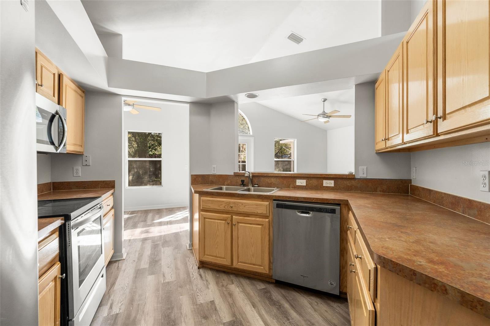 Image 11 of 37 For 4337 34th Terrace