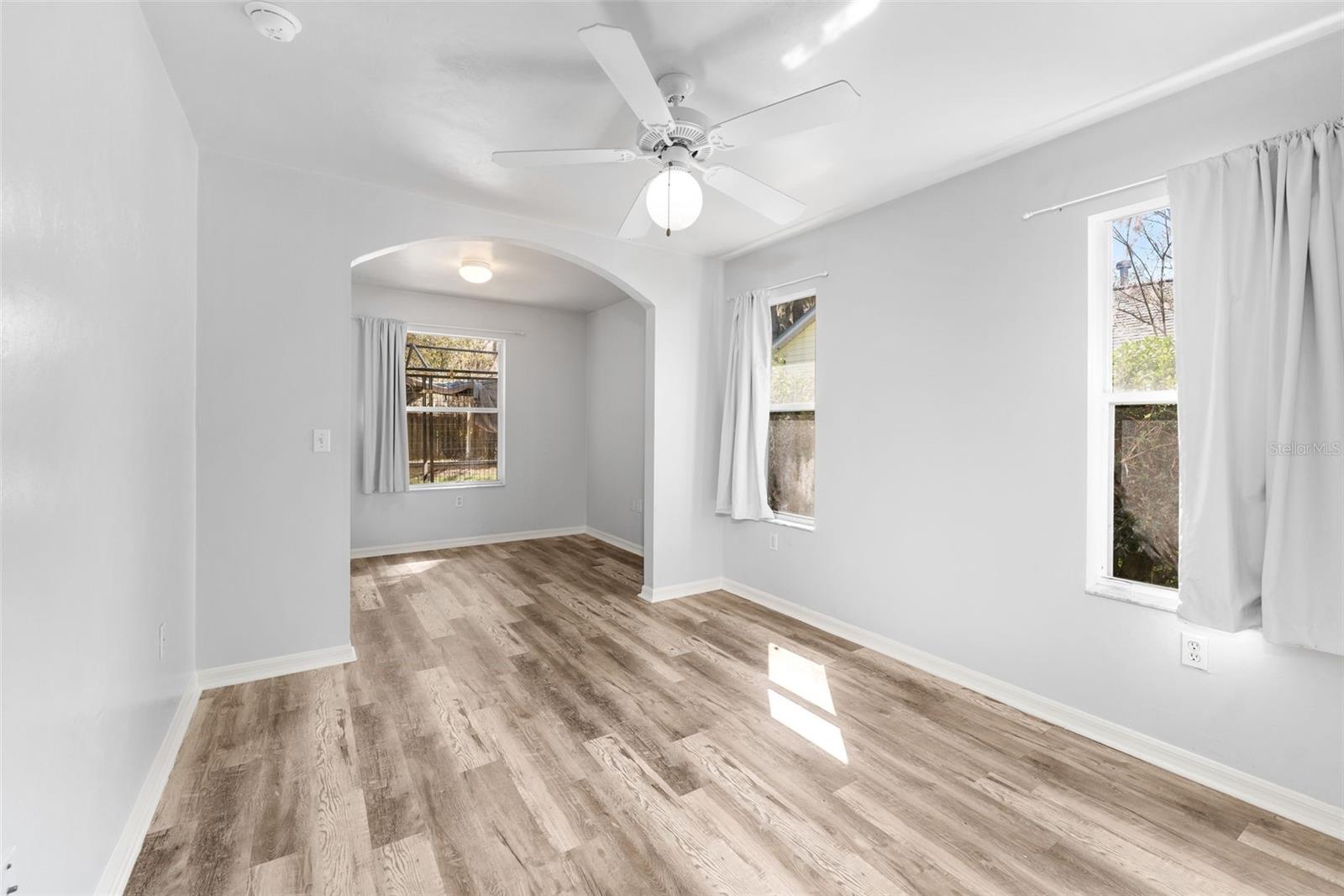 Image 18 of 37 For 4337 34th Terrace