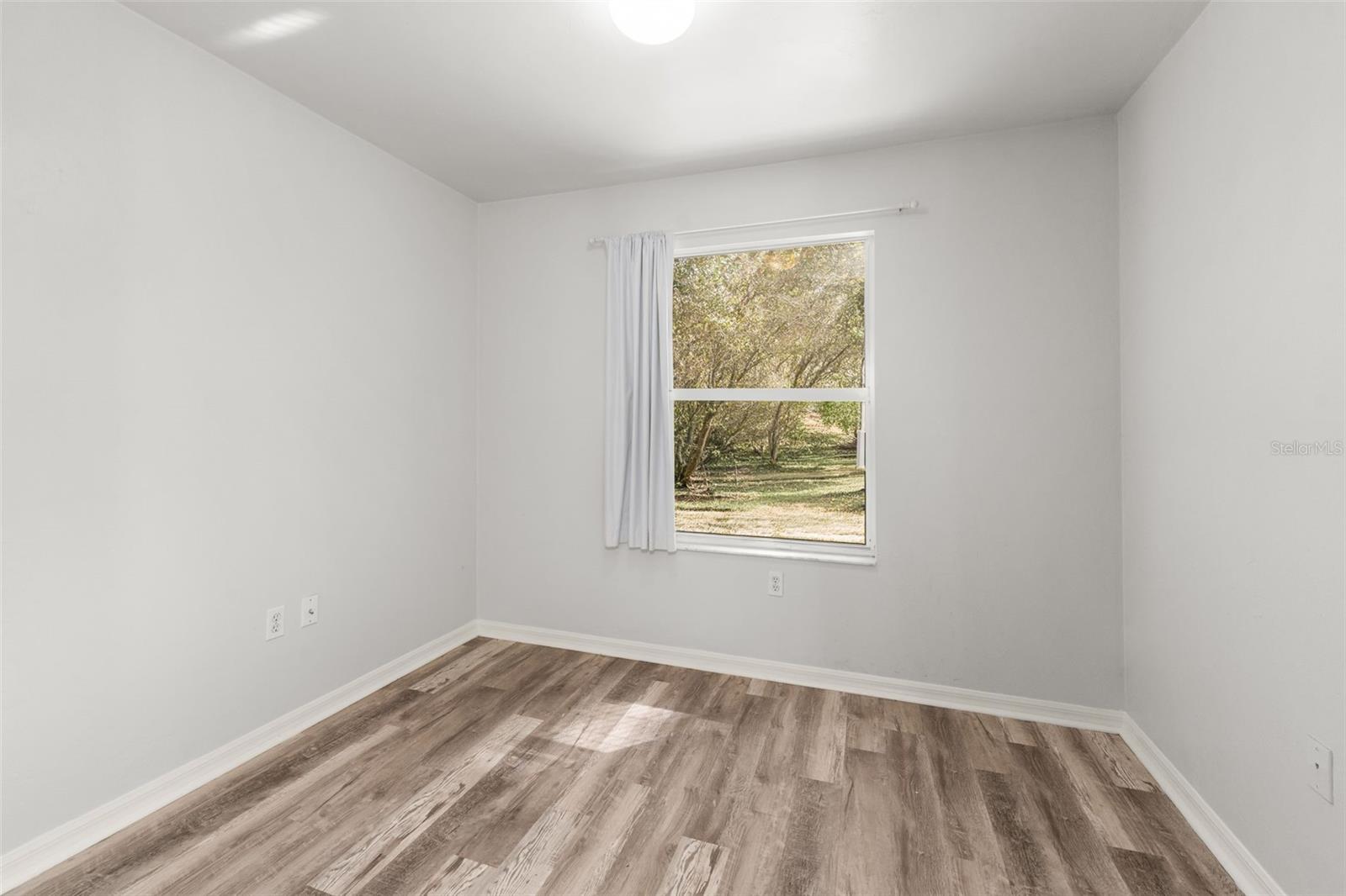 Image 22 of 37 For 4337 34th Terrace