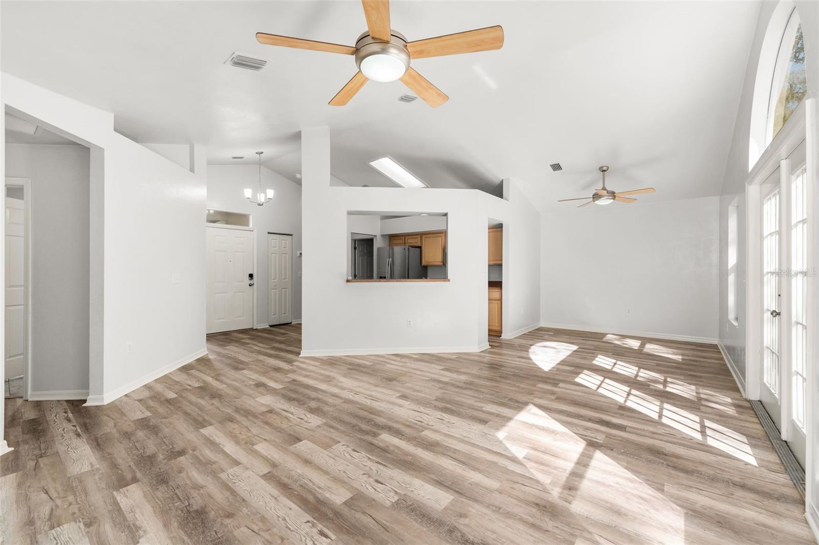 Image 6 of 37 For 4337 34th Terrace