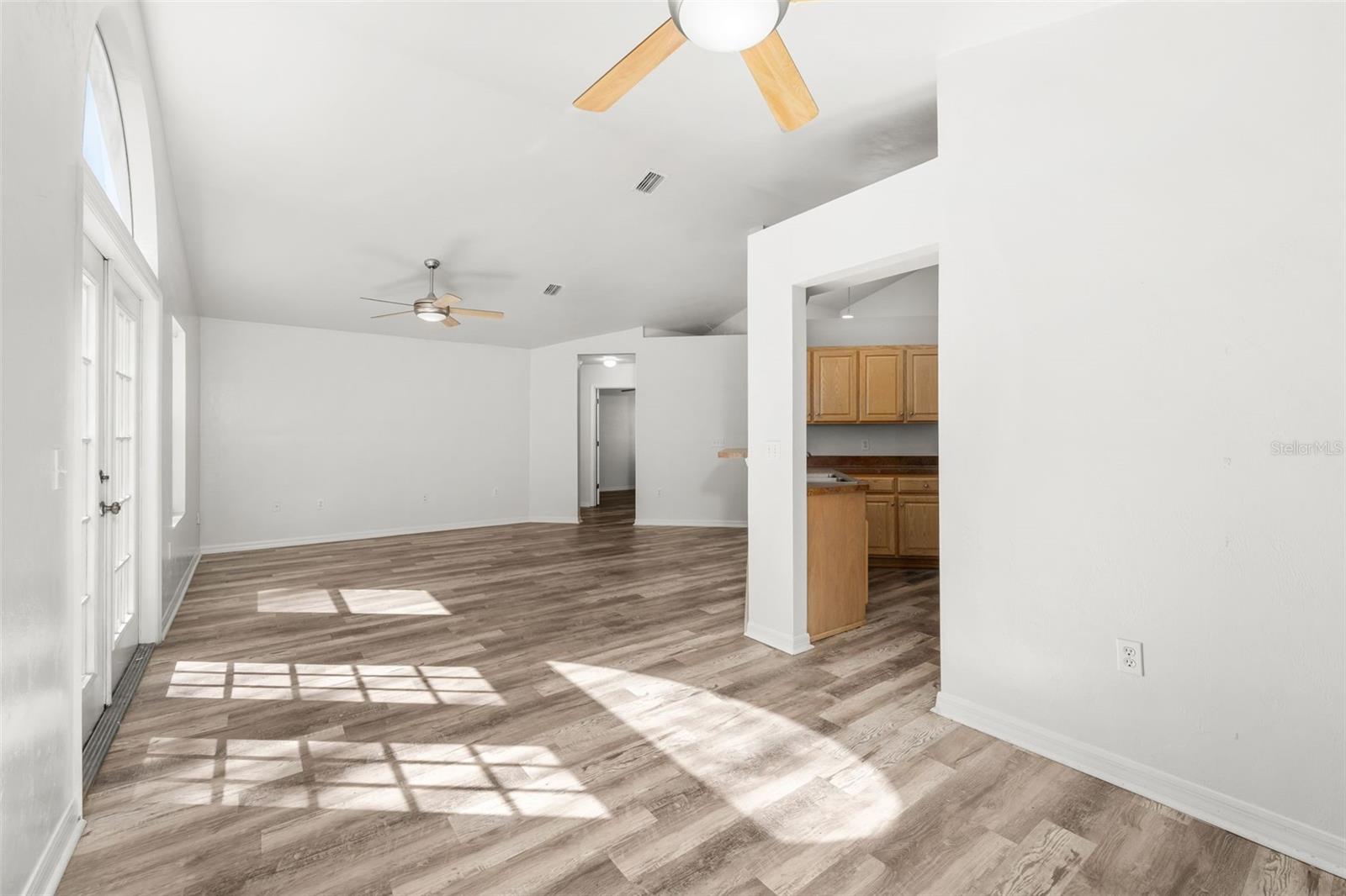 Image 8 of 37 For 4337 34th Terrace