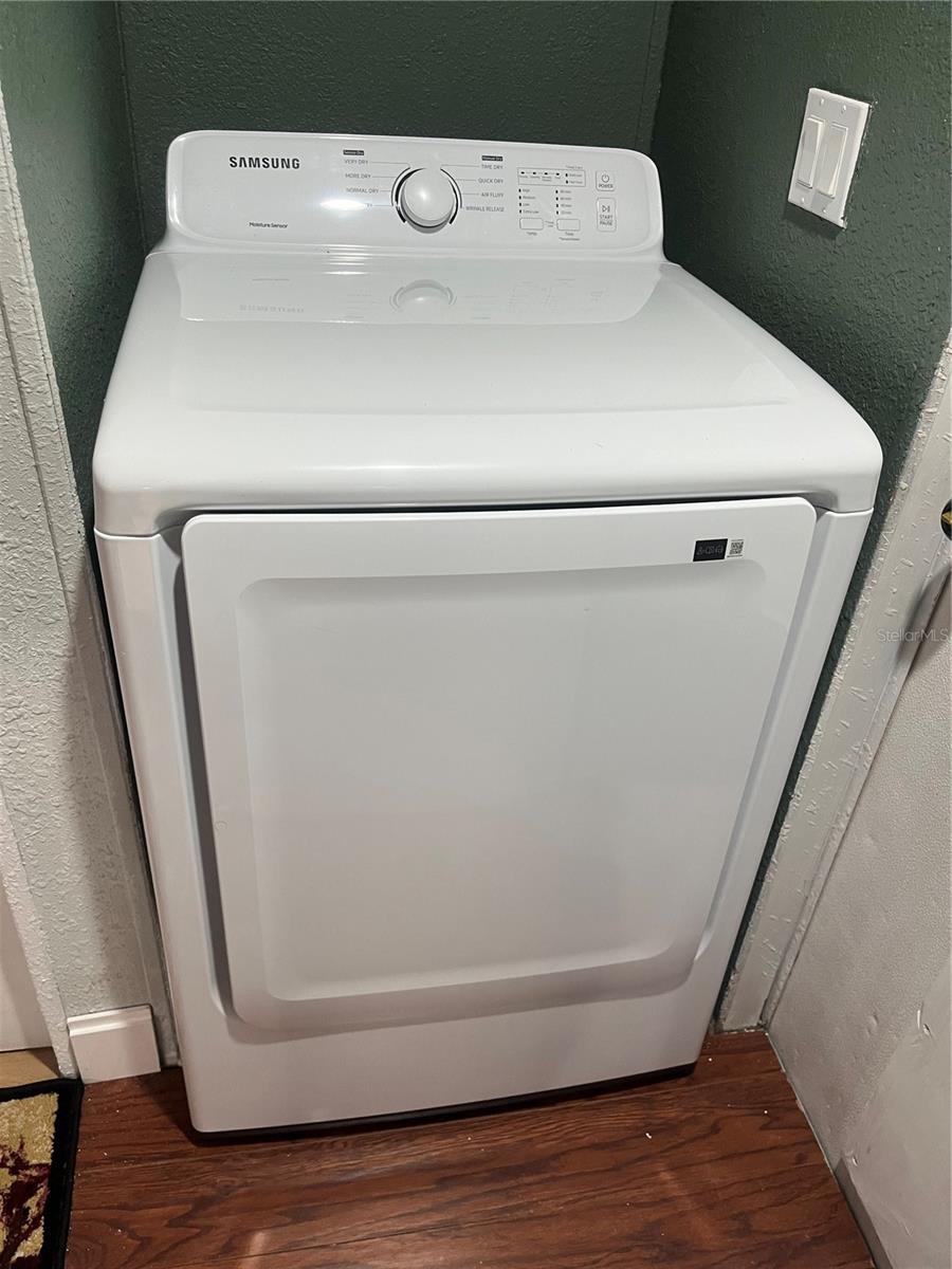 Image 10 of 28 For 10330 90th Street