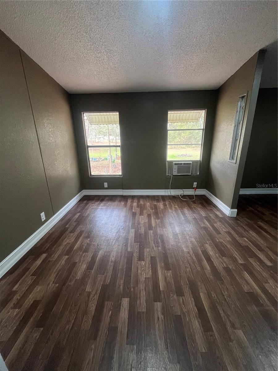 Image 12 of 28 For 10330 90th Street