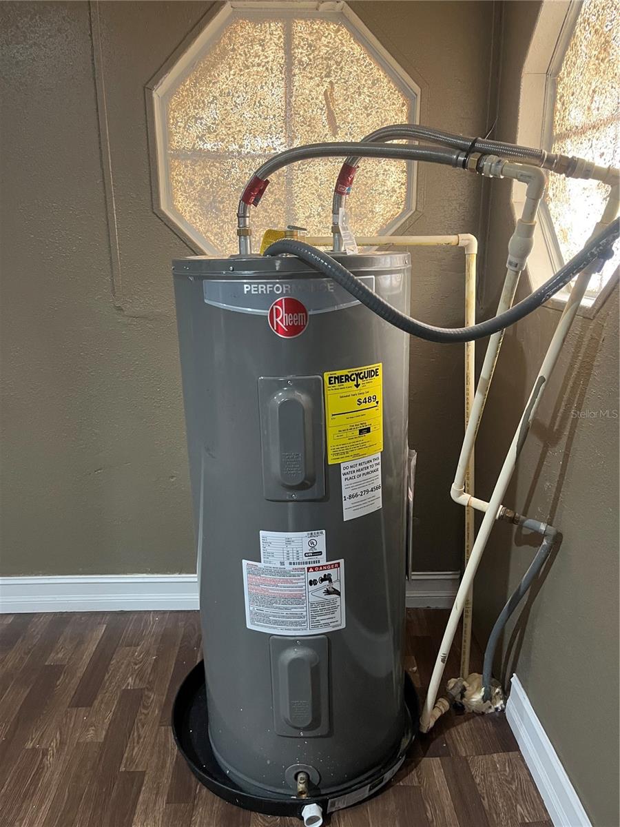 Image 13 of 28 For 10330 90th Street