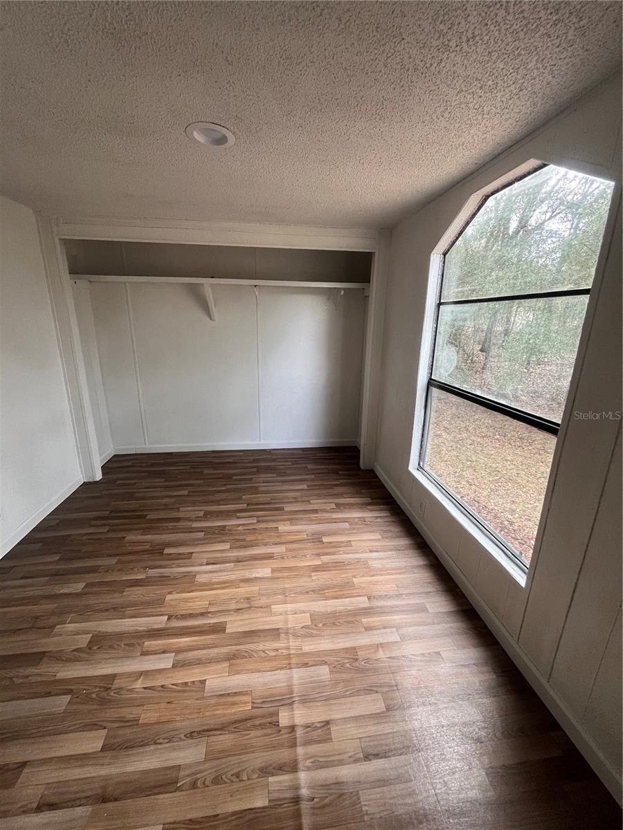 Image 18 of 28 For 10330 90th Street