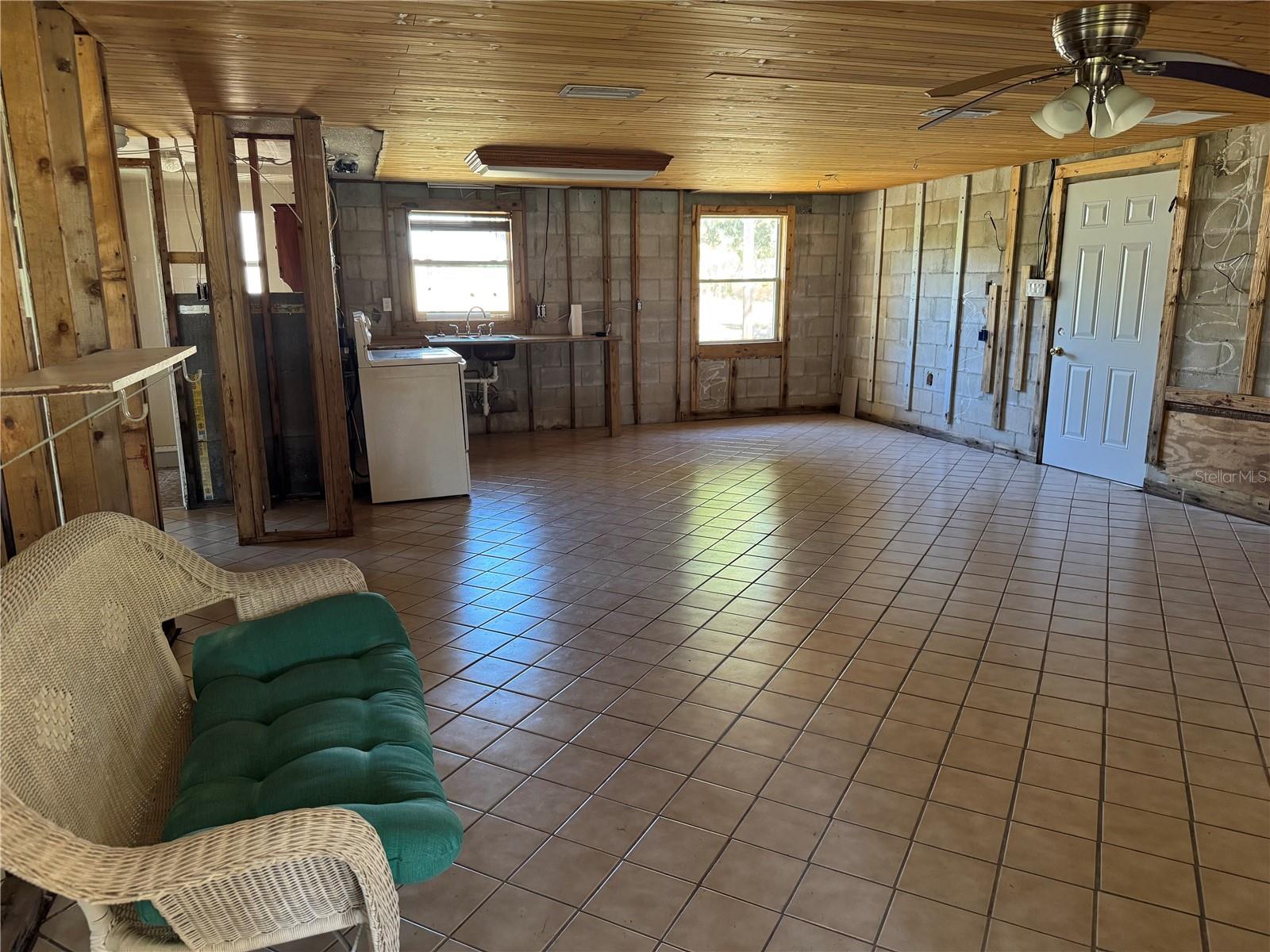 Image 10 of 25 For 2221 Waterman Drive