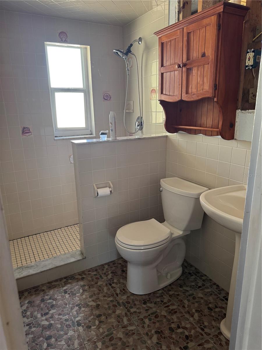 Image 12 of 25 For 2221 Waterman Drive