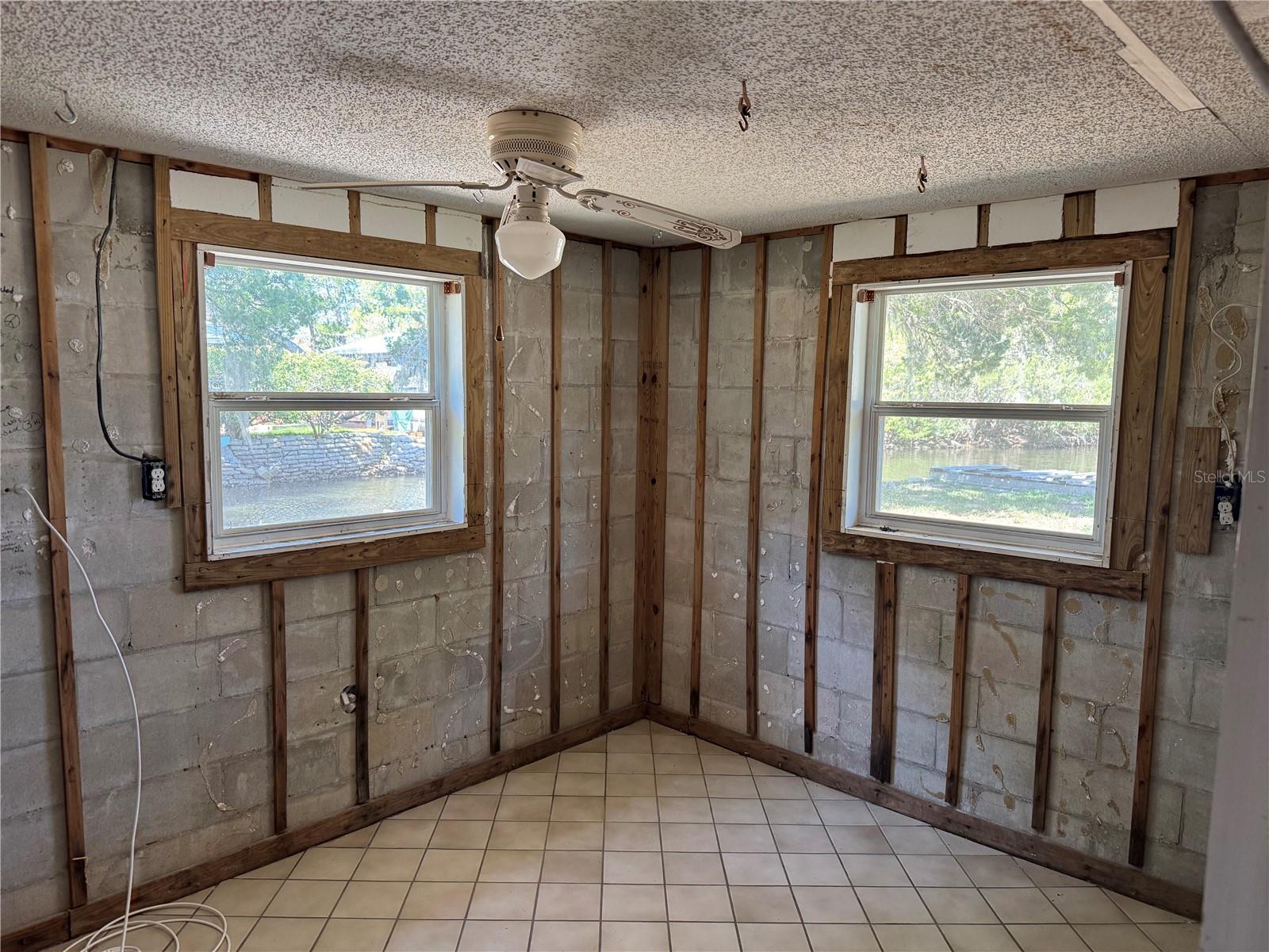 Image 13 of 25 For 2221 Waterman Drive