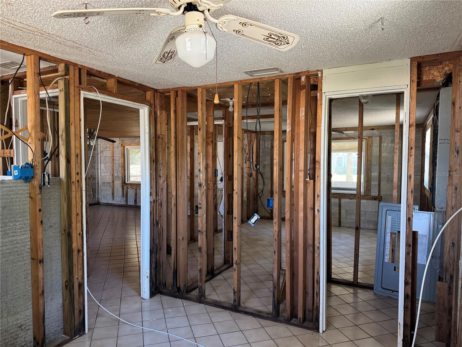 Image 14 of 25 For 2221 Waterman Drive