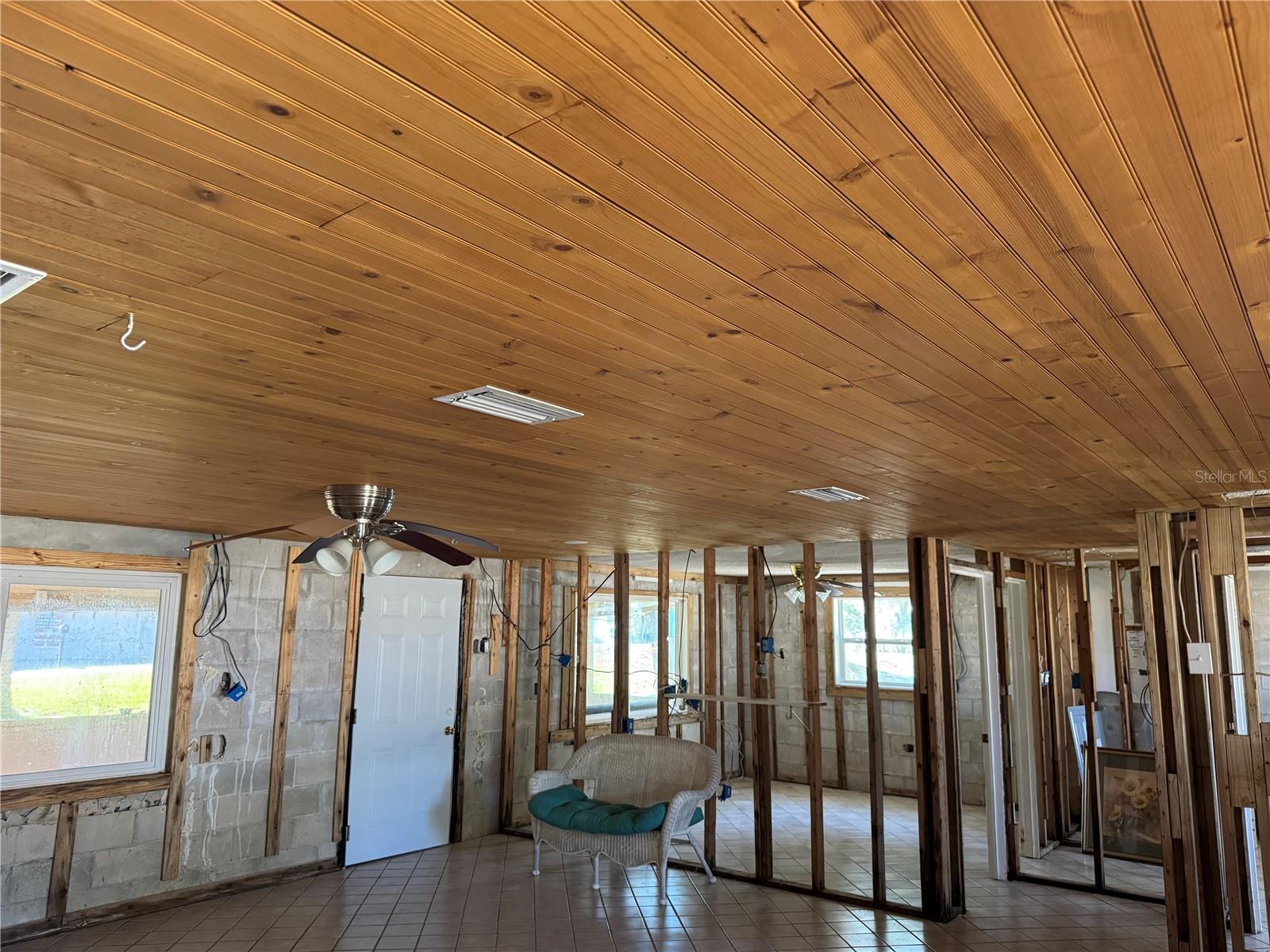 Image 16 of 25 For 2221 Waterman Drive