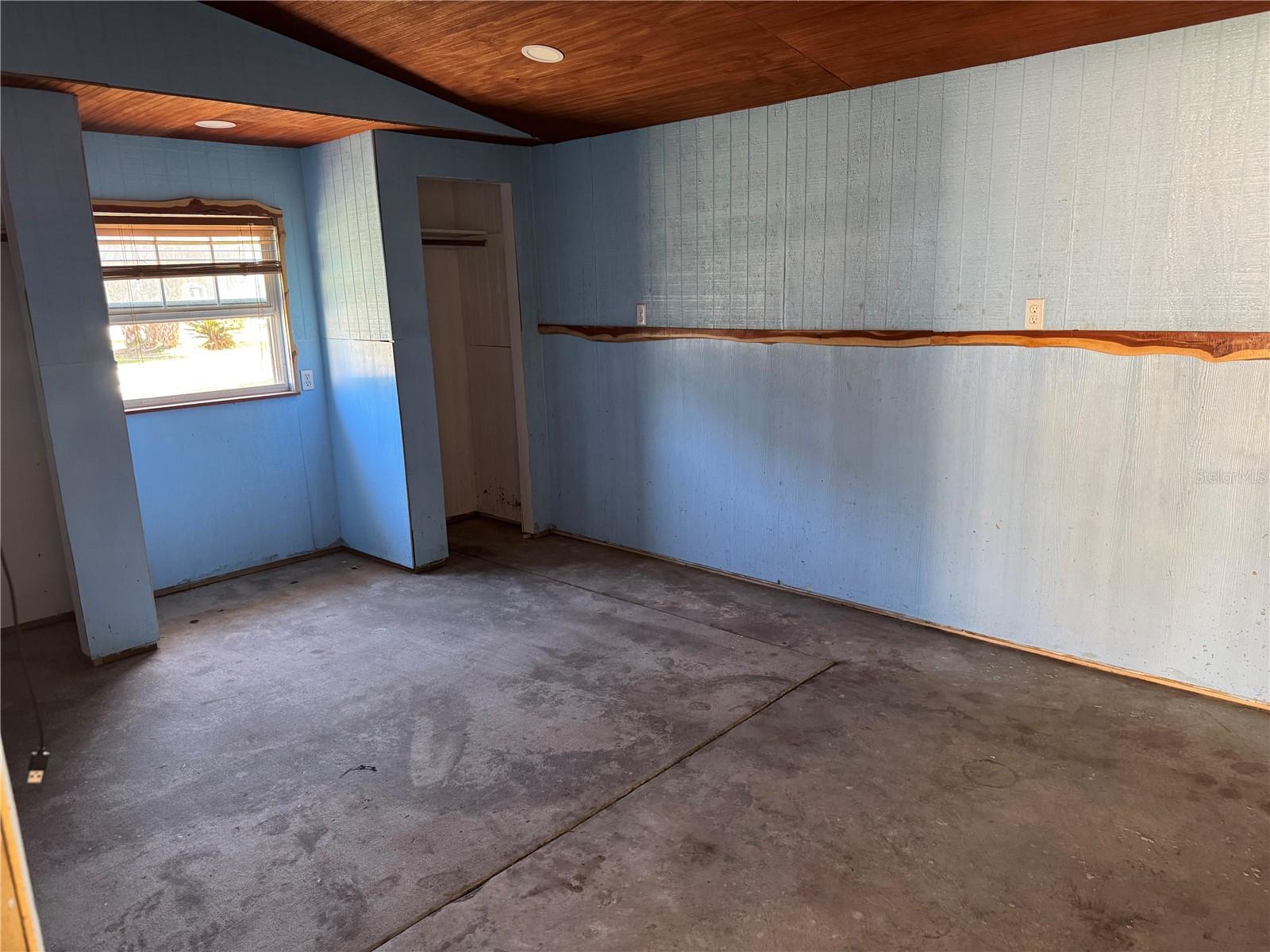 Image 19 of 25 For 2221 Waterman Drive