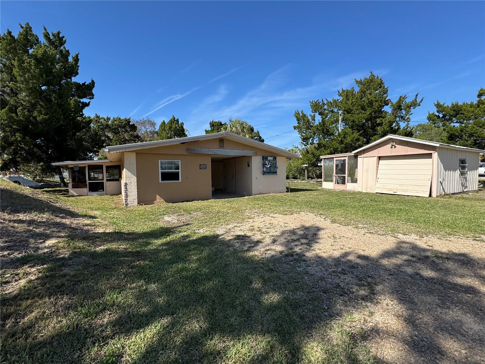 Image 4 of 25 For 2221 Waterman Drive