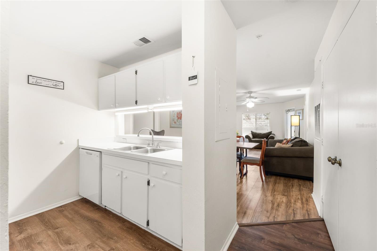 Image 9 of 47 For 4000 23rd Street 4-303