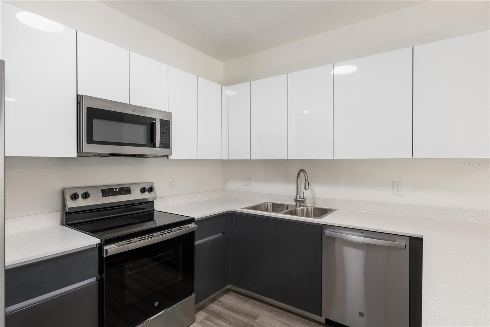 Image 5 of 21 For 1581 29th Road 4