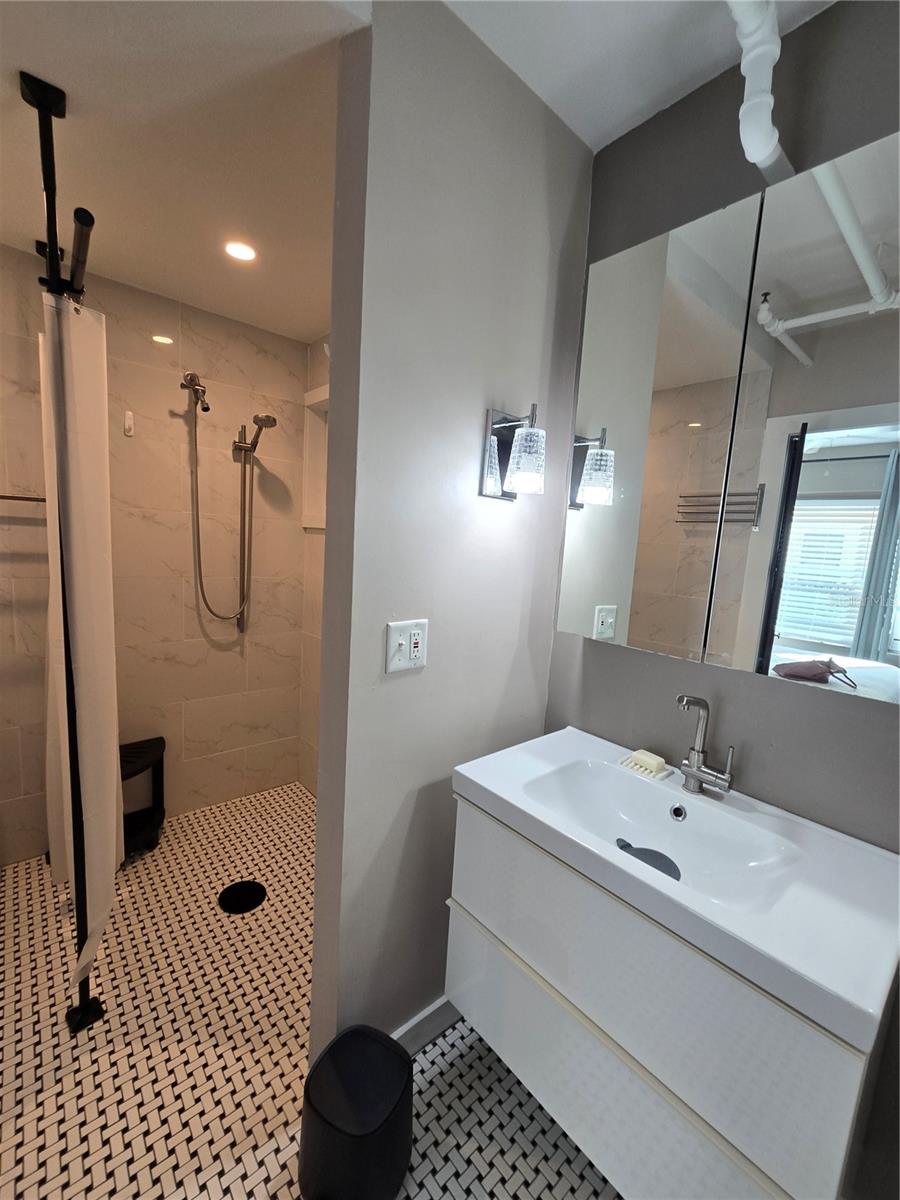 Image 19 of 27 For 130 4th Avenue N 615