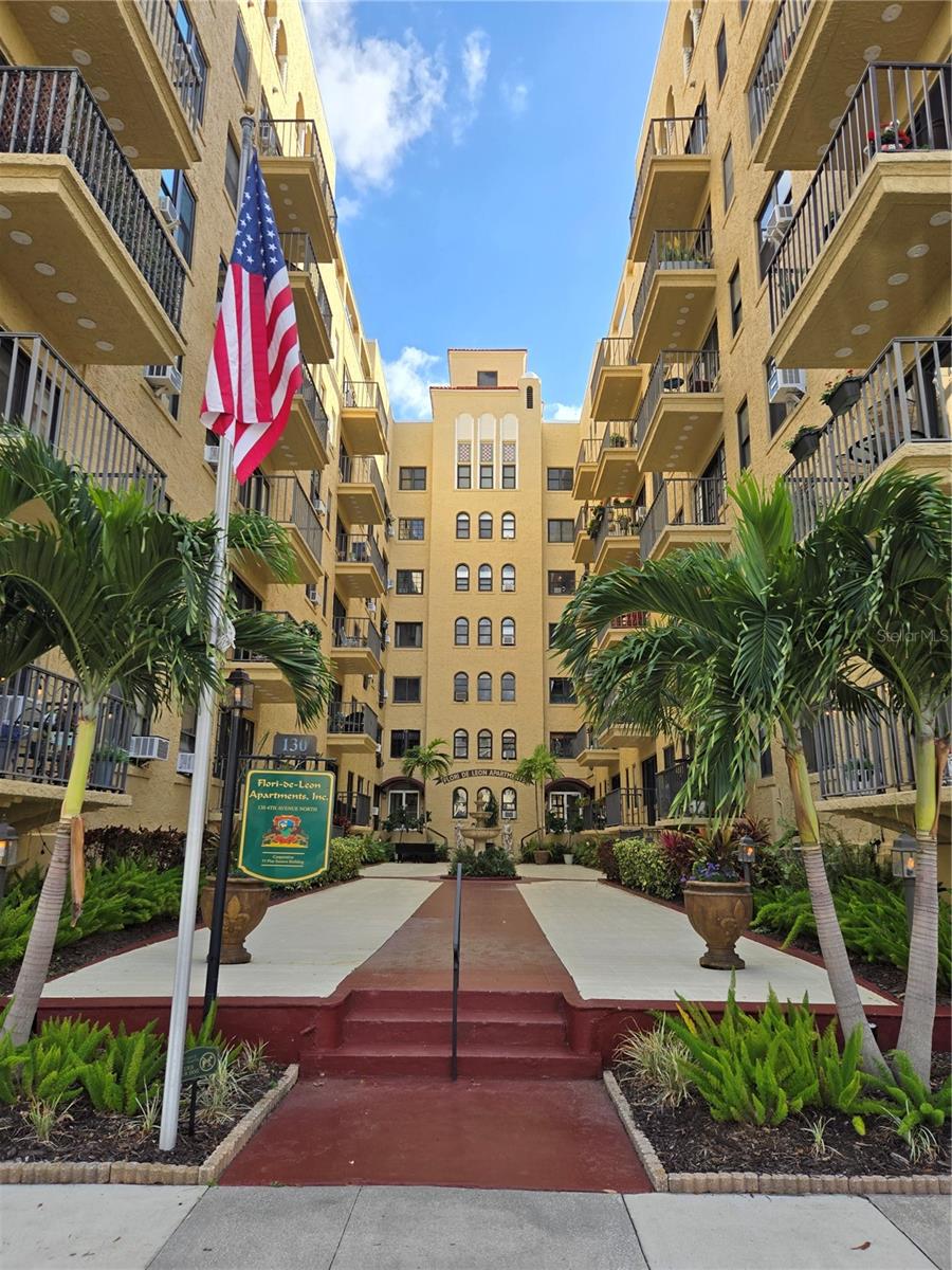 Image 2 of 27 For 130 4th Avenue N 615